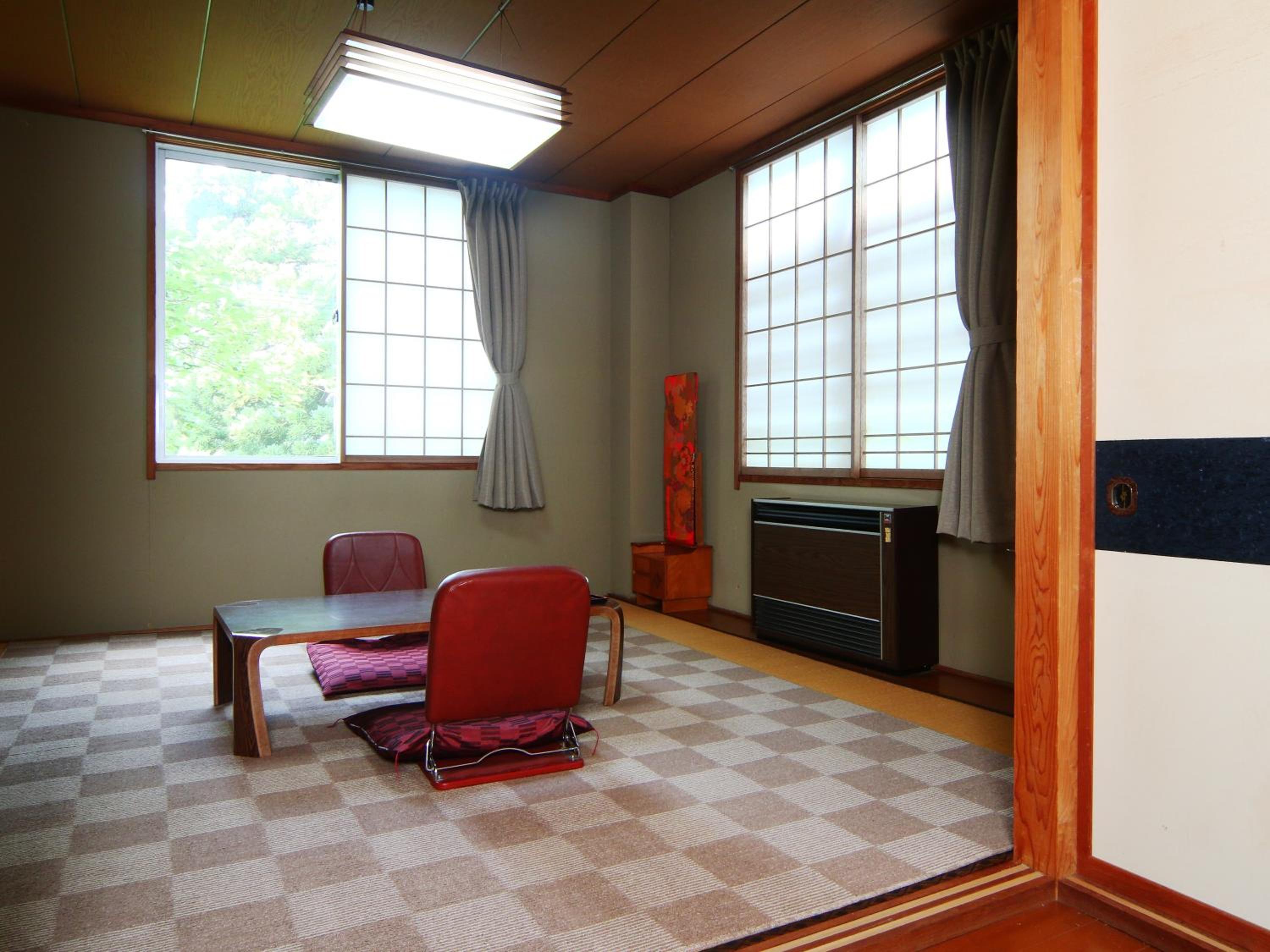 Japanese-Style Quadruple Room photo 3