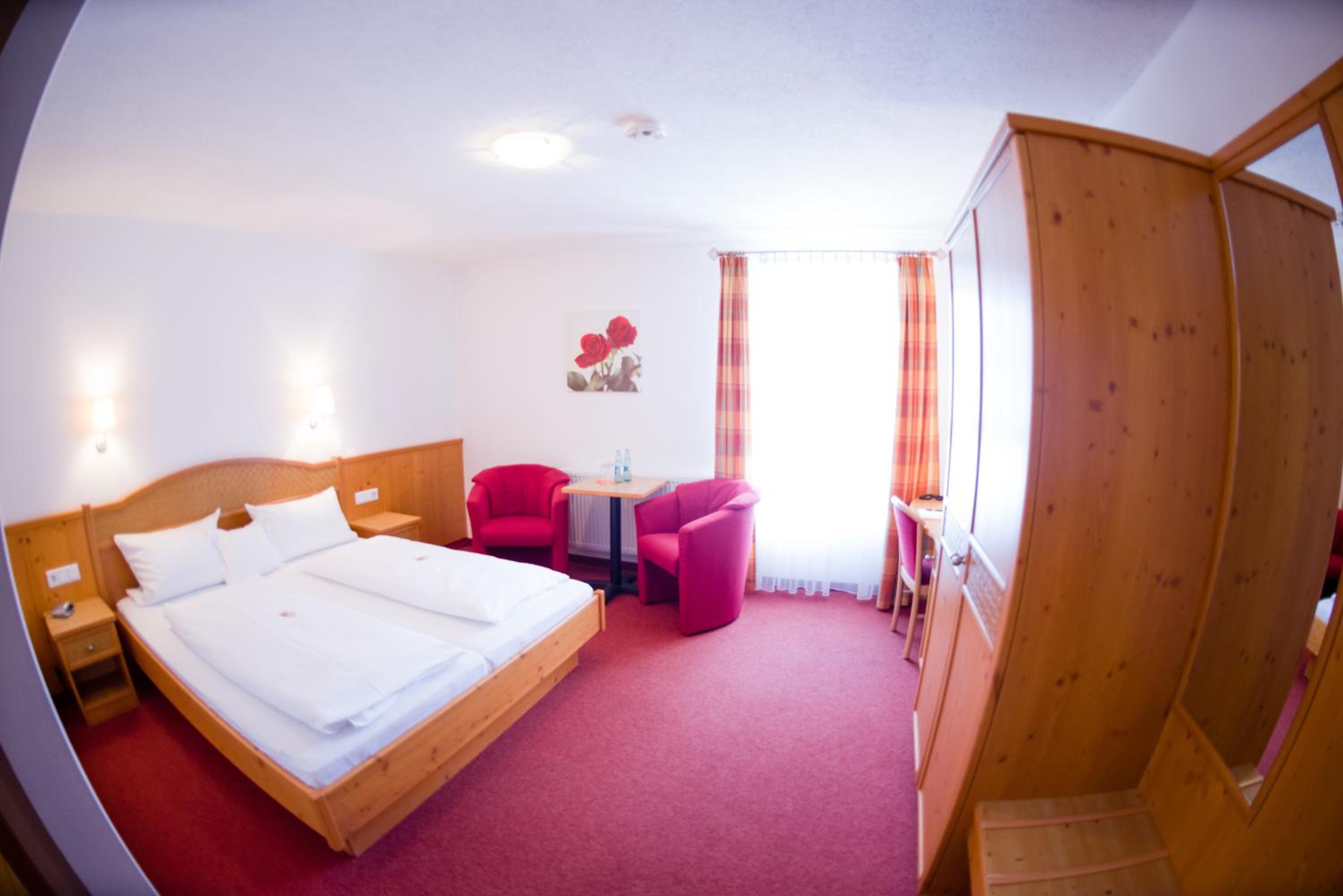 Double or Twin Room with Shower - Photo 1