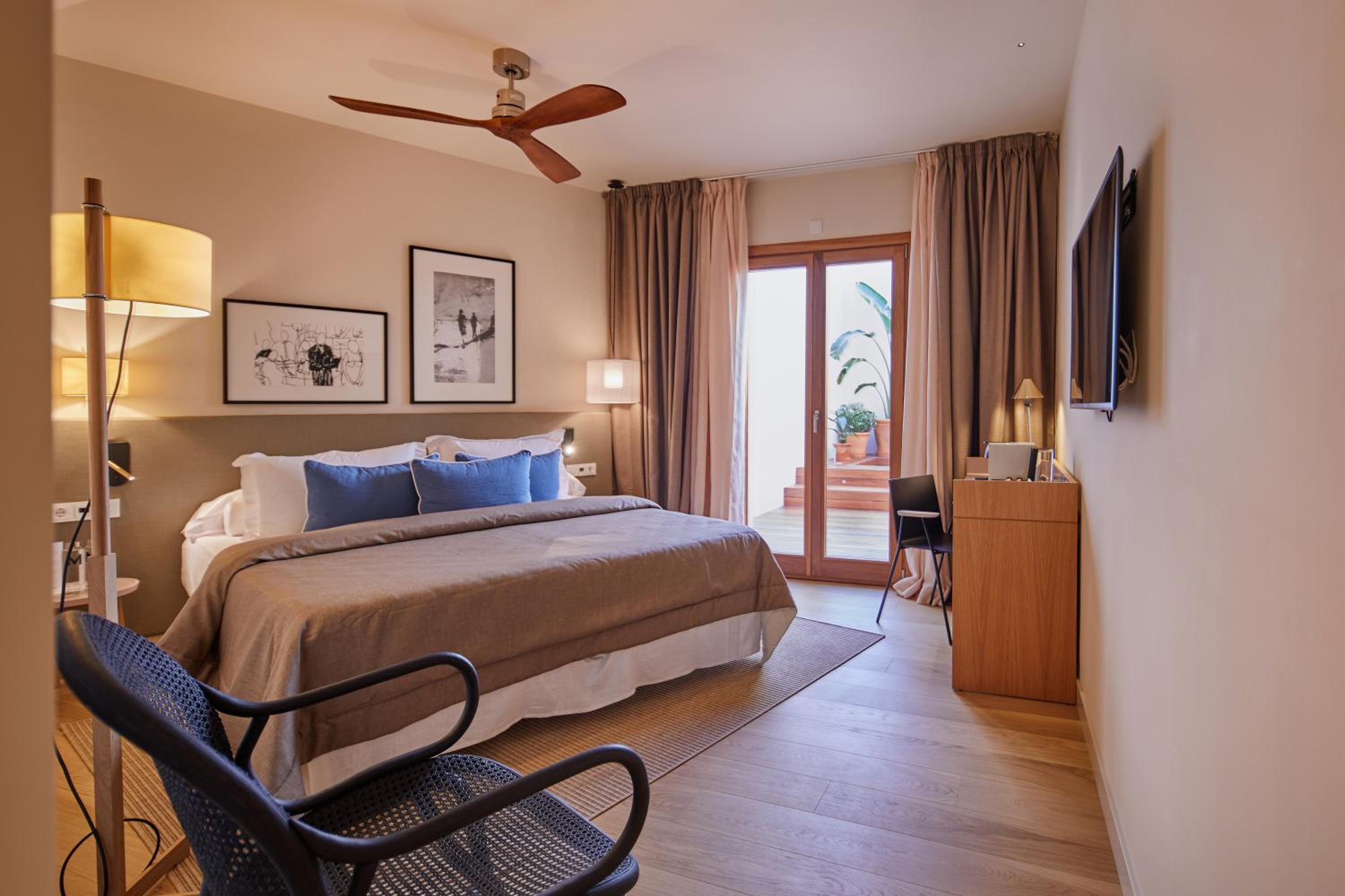 Deluxe Suite - Photo 1