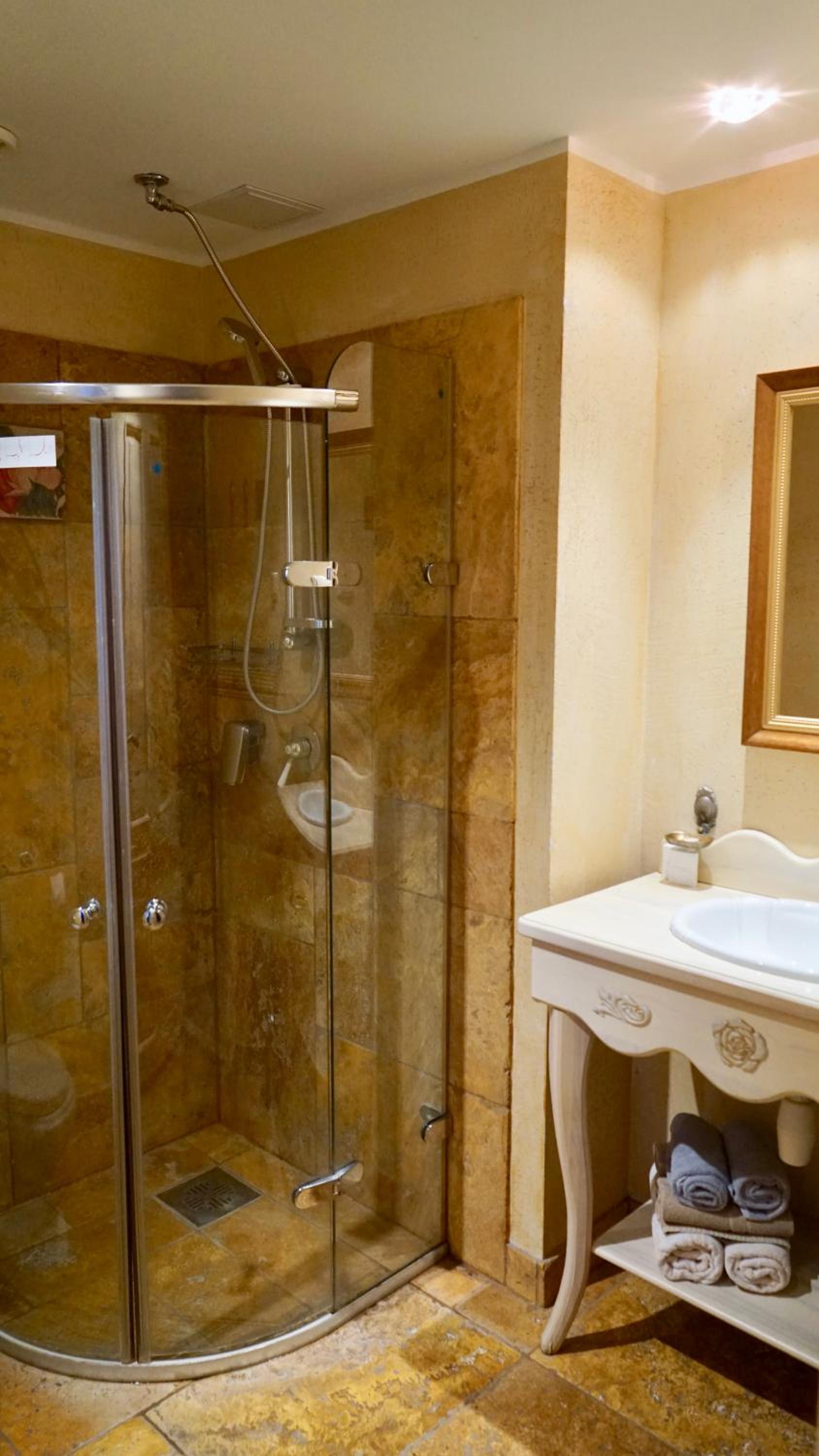 Double or Twin Room with Spa Access - Photo 3