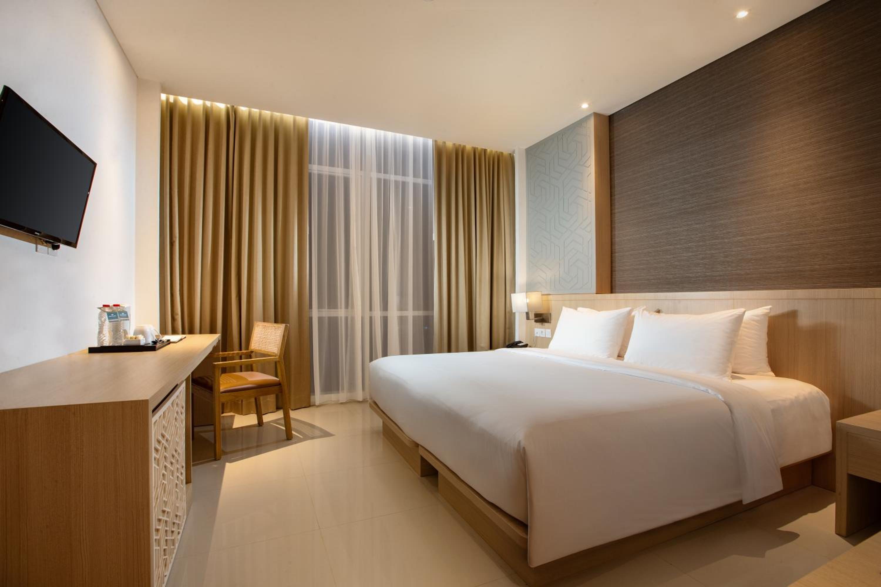 Superior King Room - Photo 1