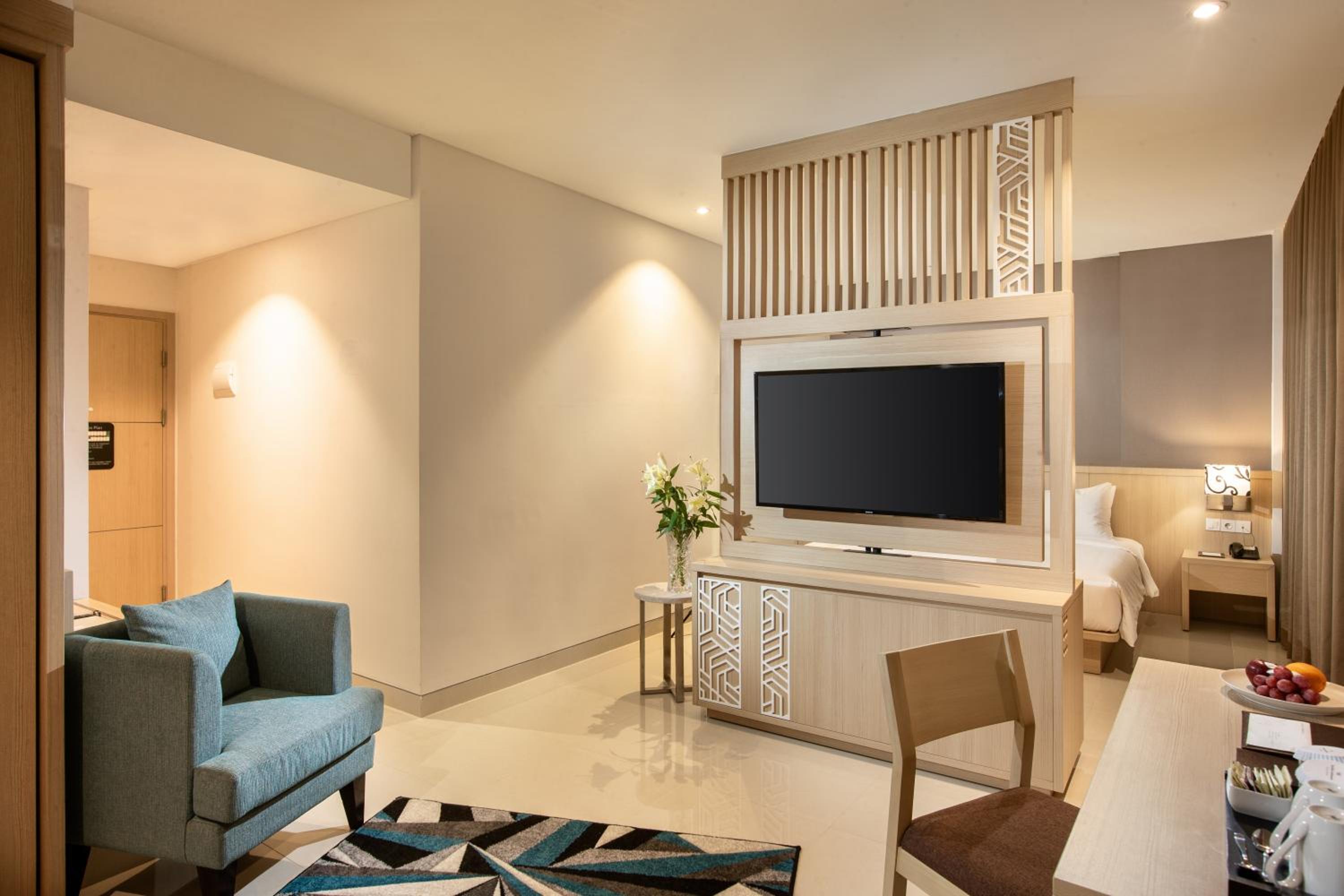 Suite - Photo 2