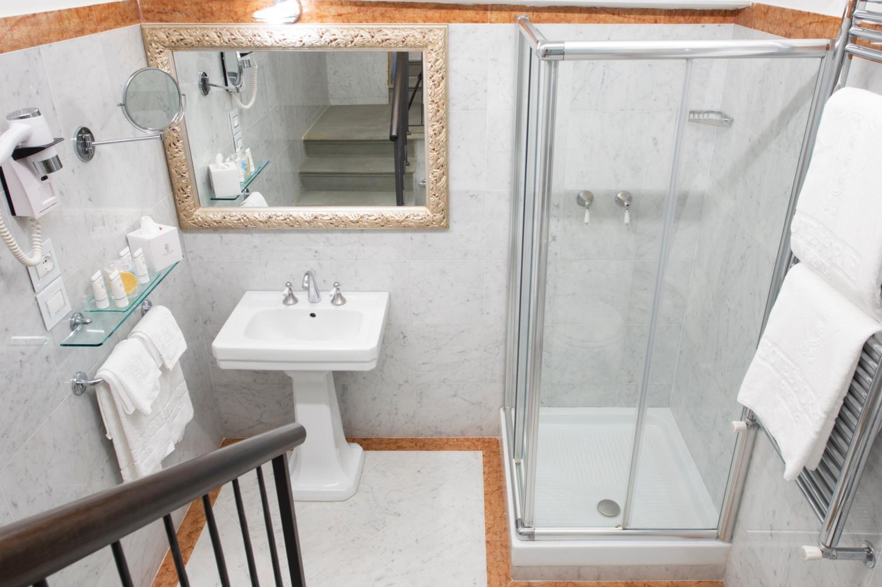 Family Suite - Photo 15