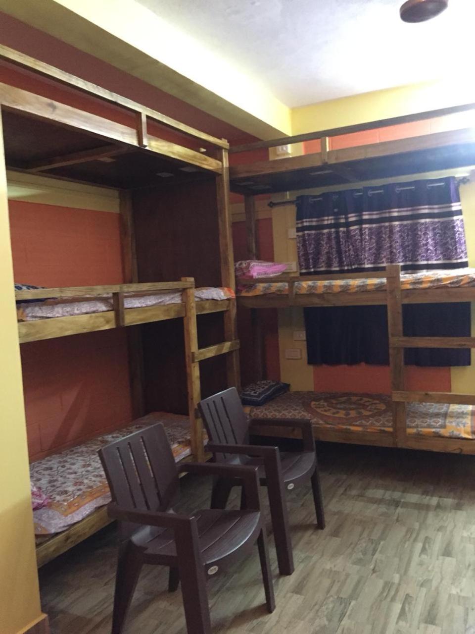 6-Bed Mixed Dormitory Room photo 2
