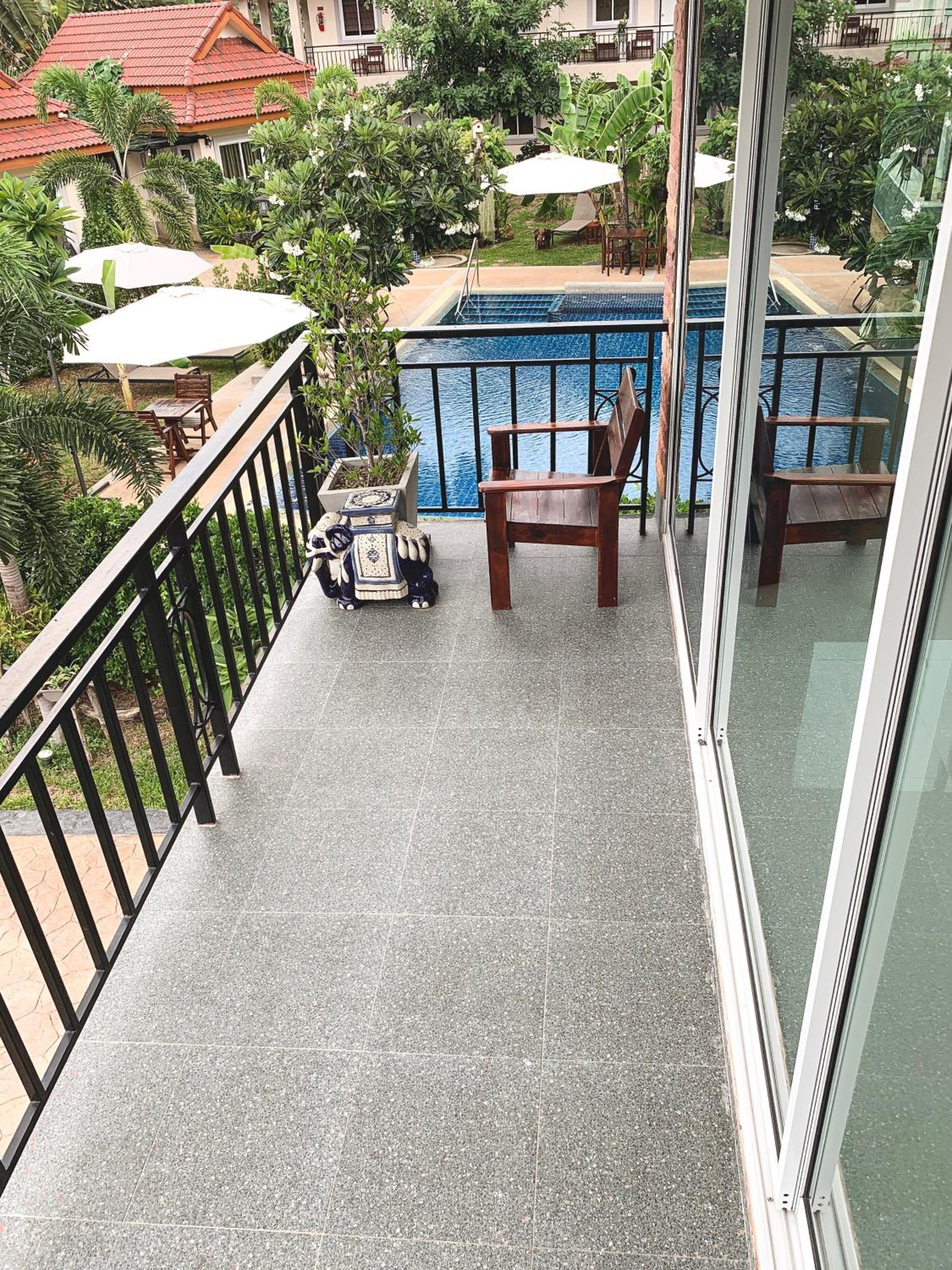 Family Room with Balcony photo 3