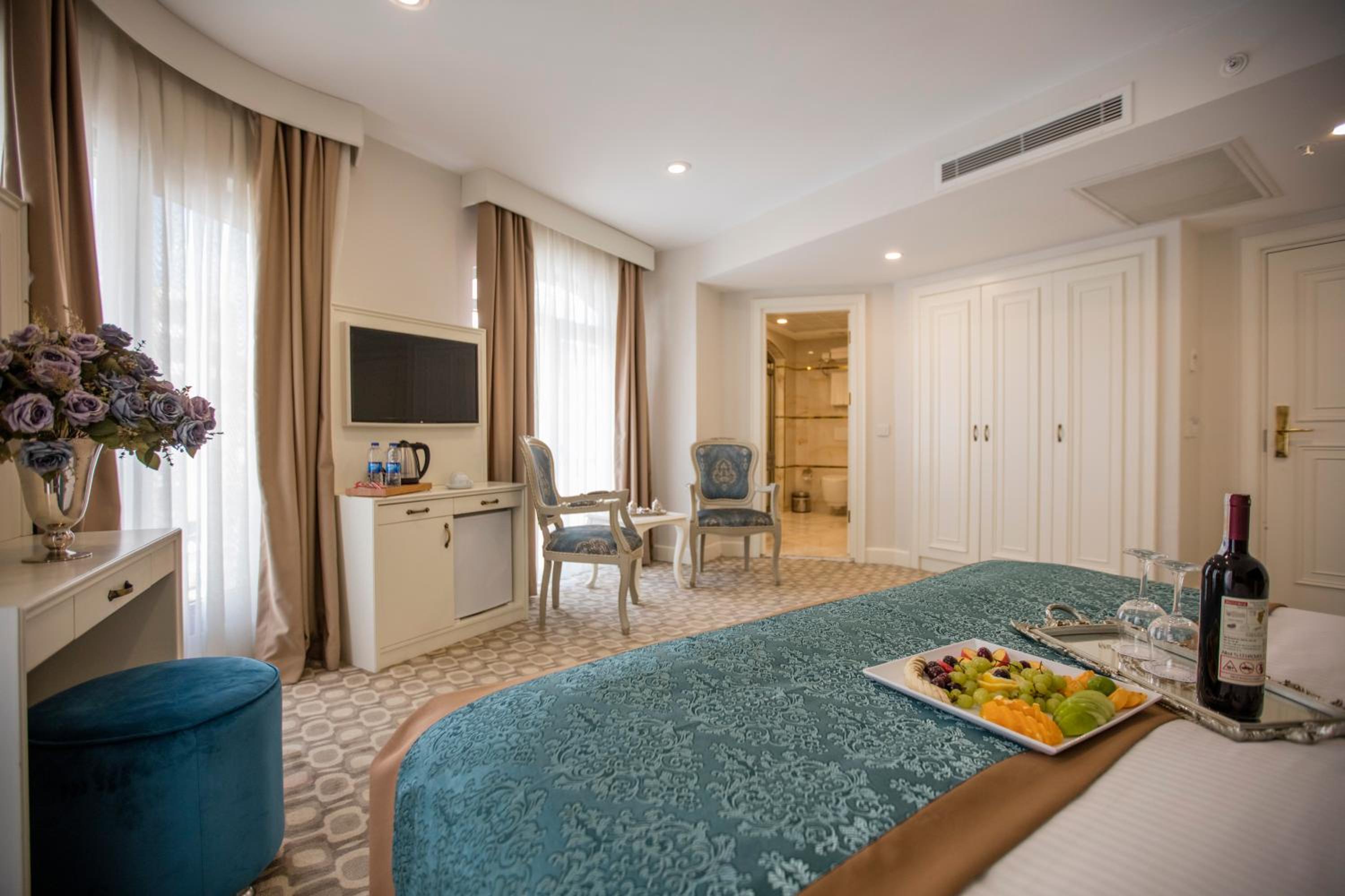 Suite with City View