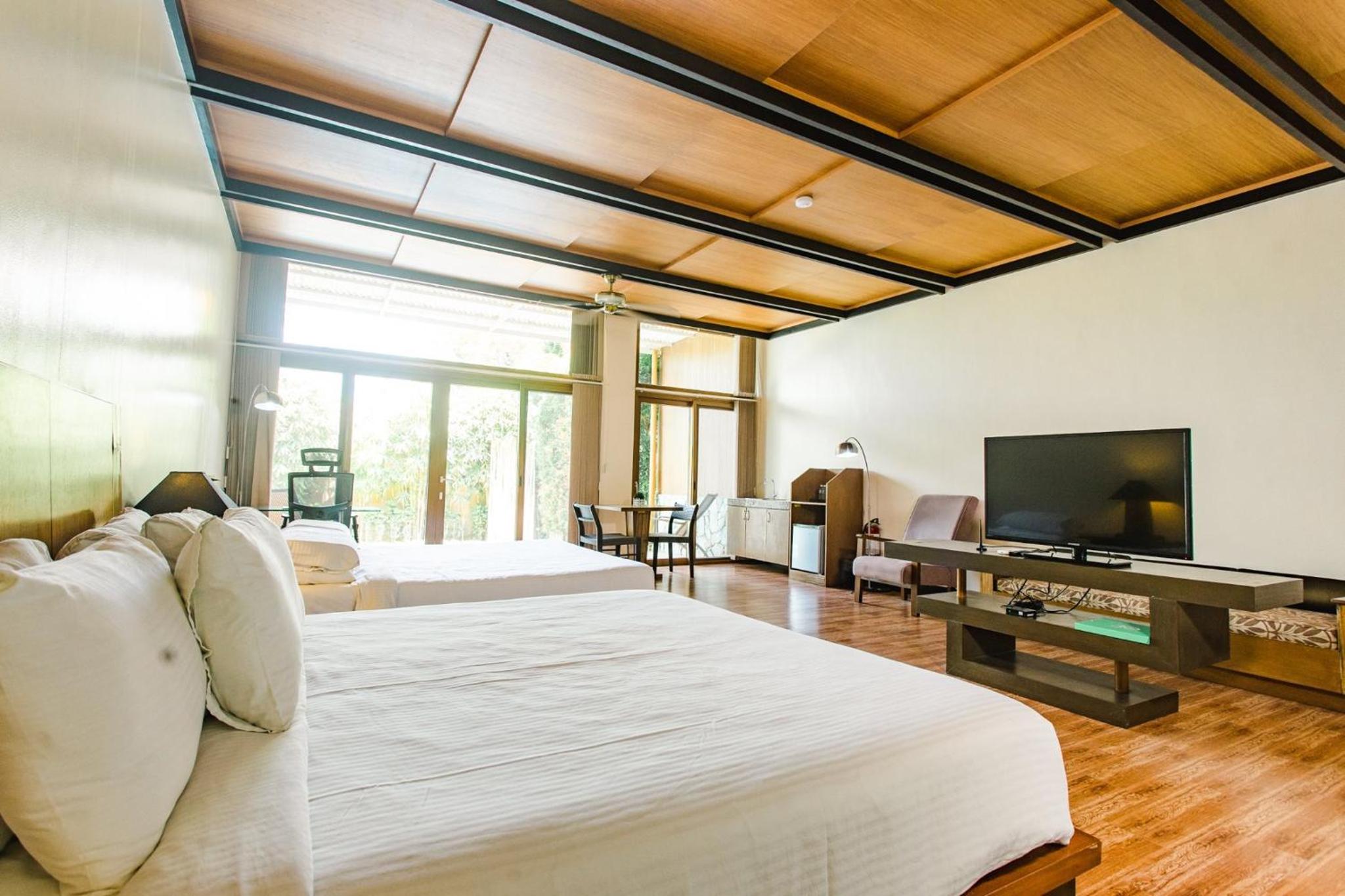 Suite with Private Pool - Photo 3