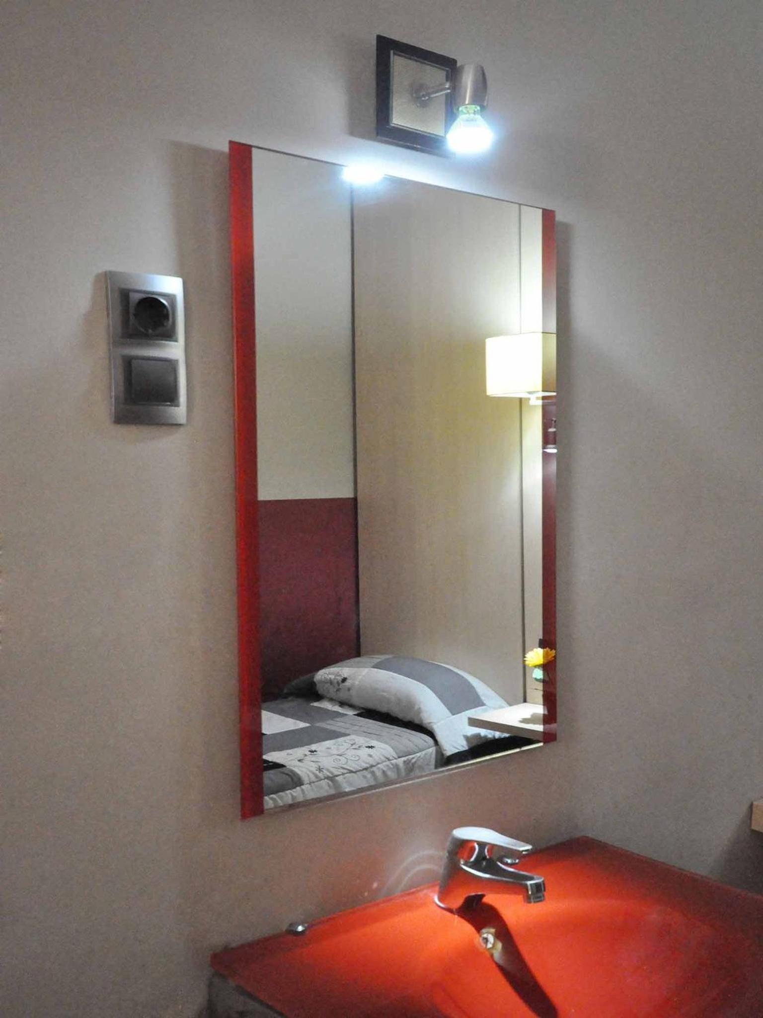 Basic Double Room with Shared Bathroom photo 2