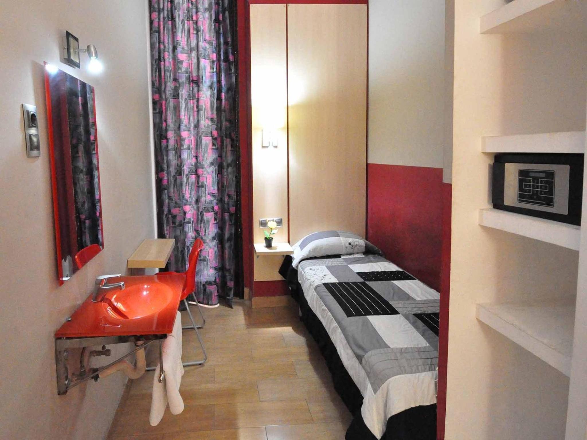 Habitación Doble Básica con Baño Compartido
