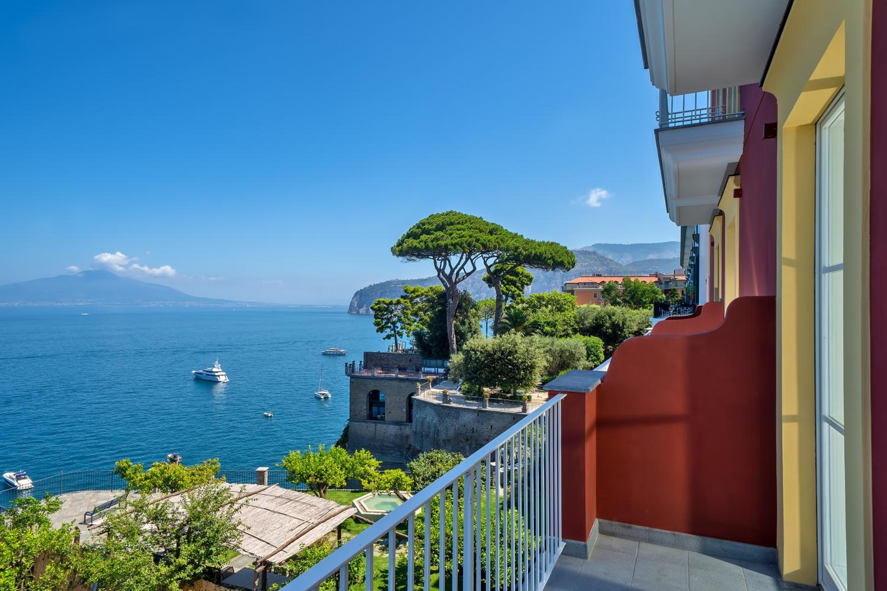 Deluxe Double or Twin Room with Sea View - Photo 3