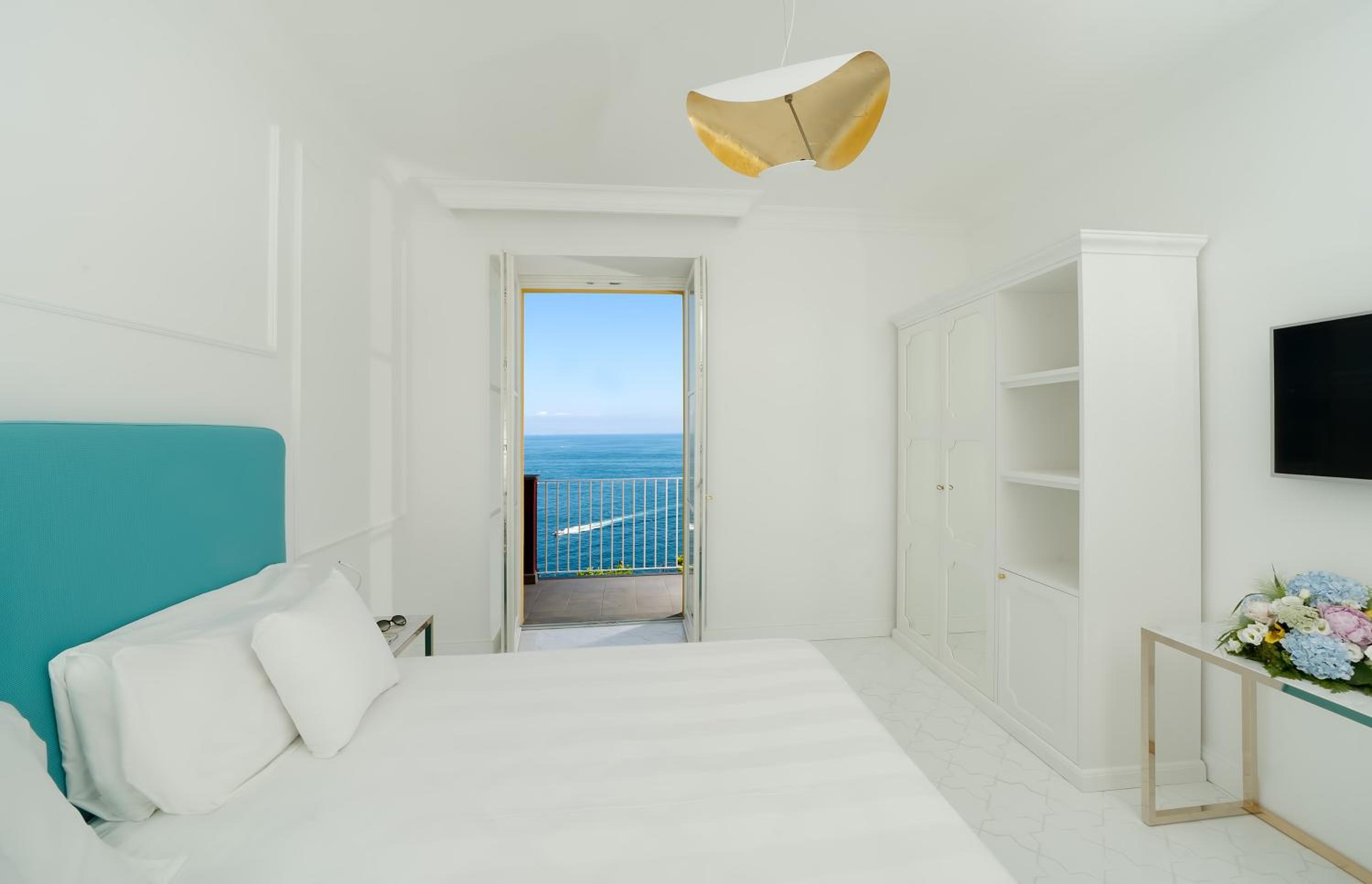 Deluxe Double or Twin Room with Sea View - Photo 5