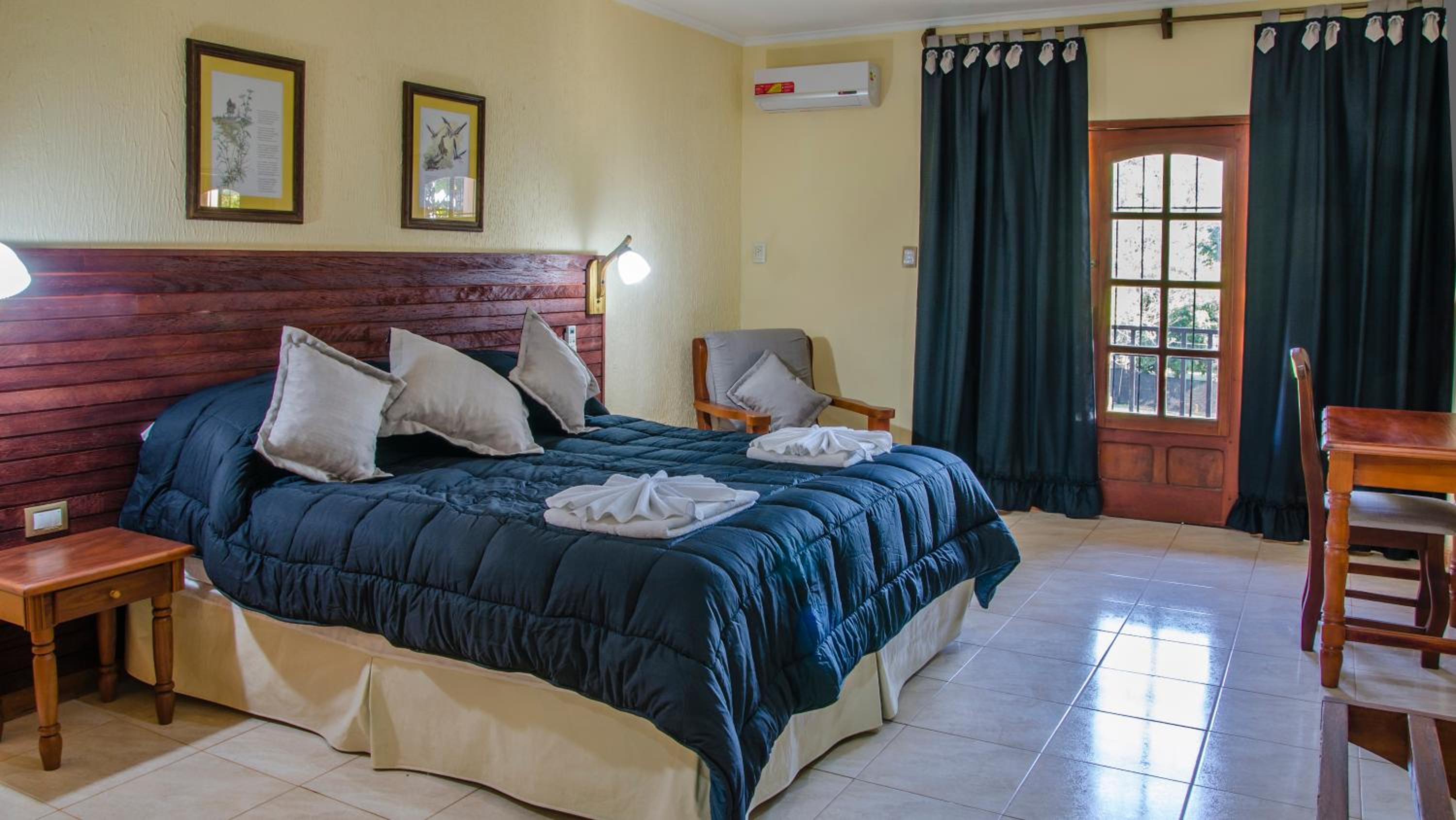 Single Room with Private Bathroom photo 2