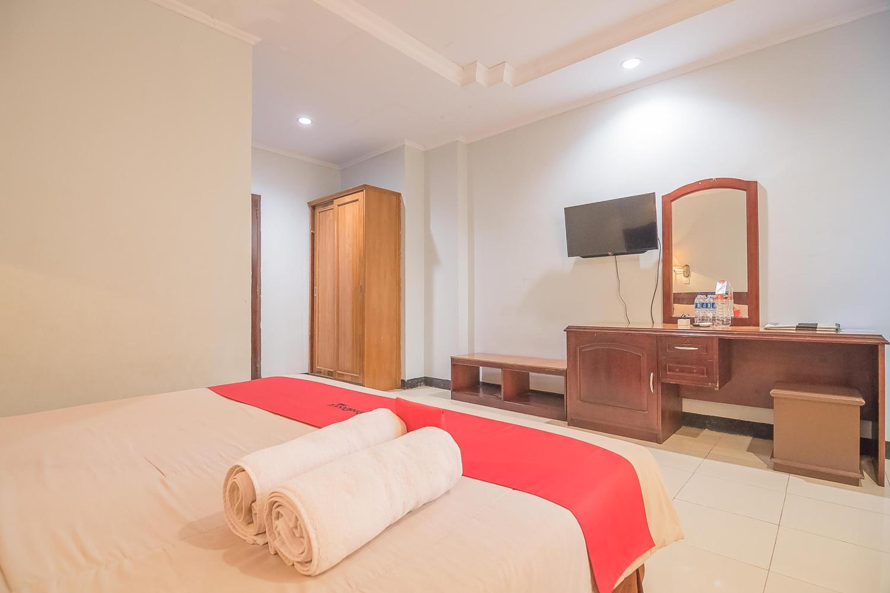 Deluxe Room - Photo 4