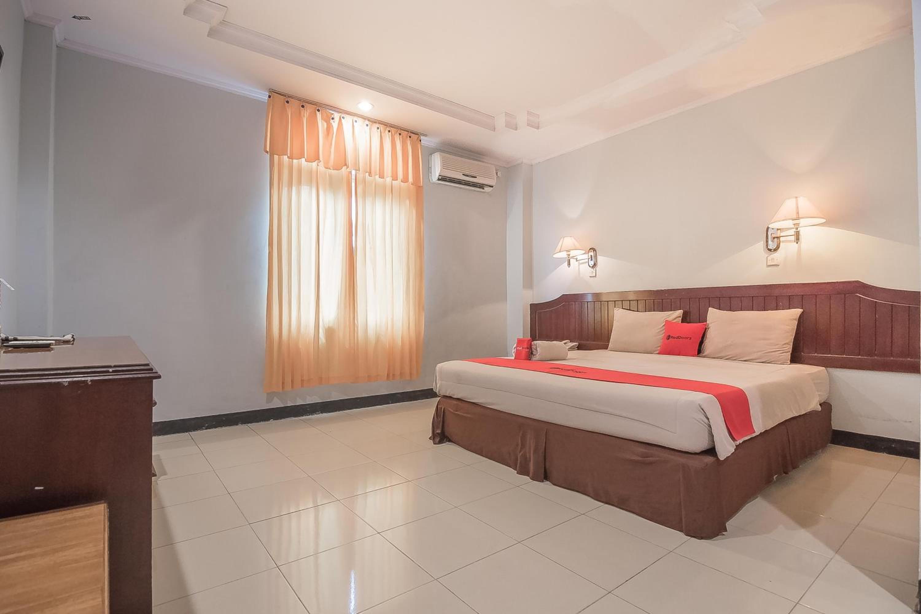 Deluxe Room - Photo 1