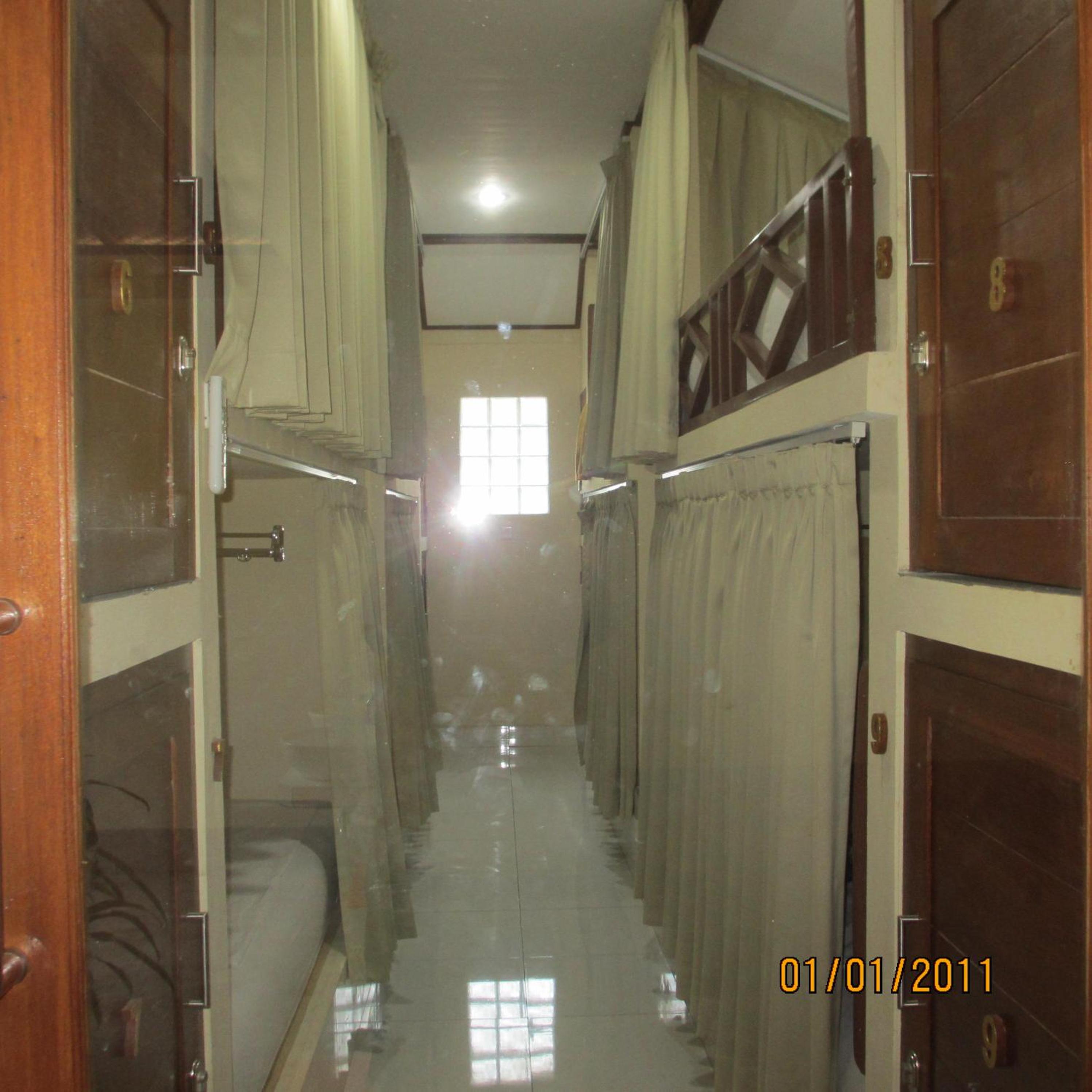 Bed in 8-Bed Dormitory Room photo 1