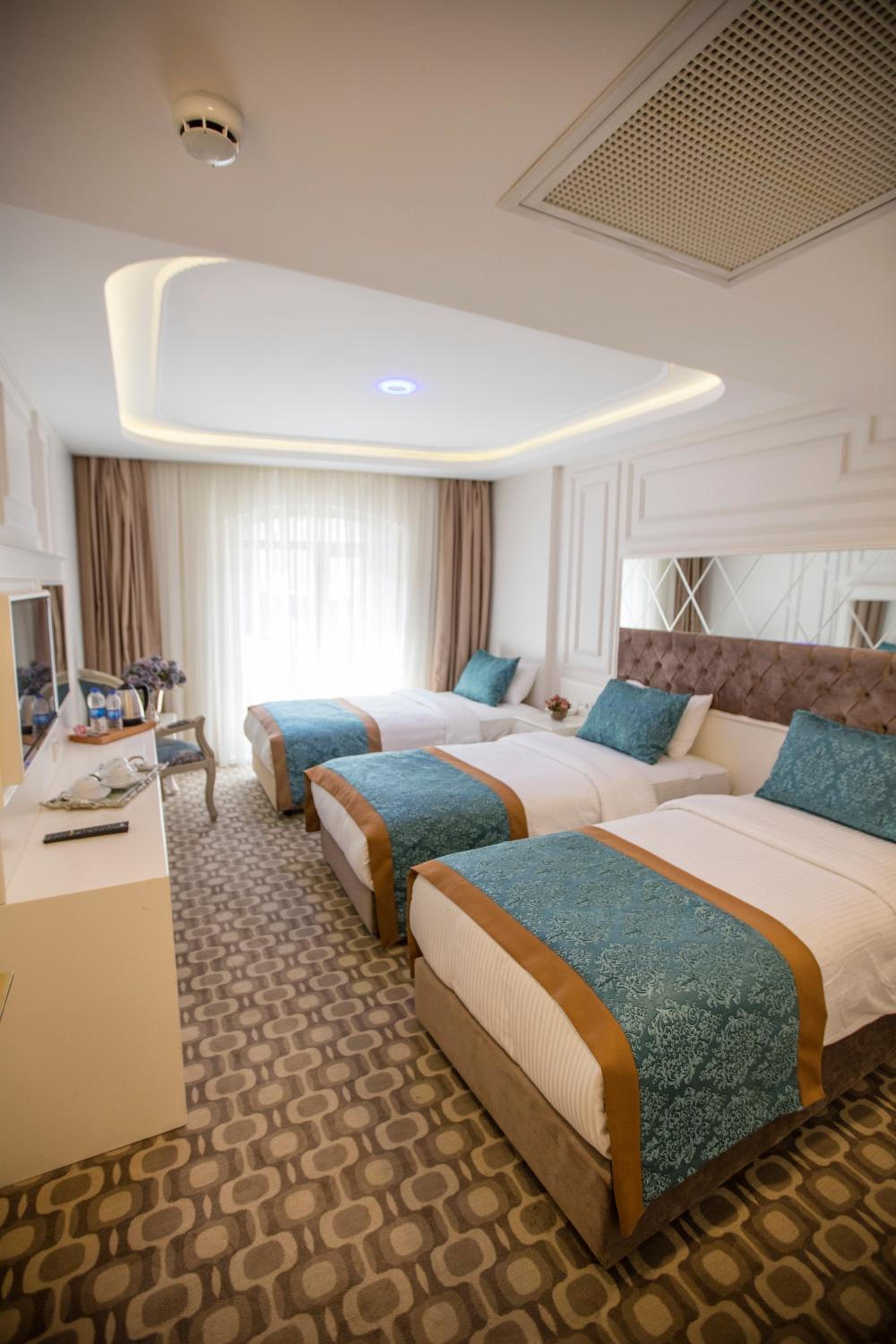 Standard Triple Room photo 2