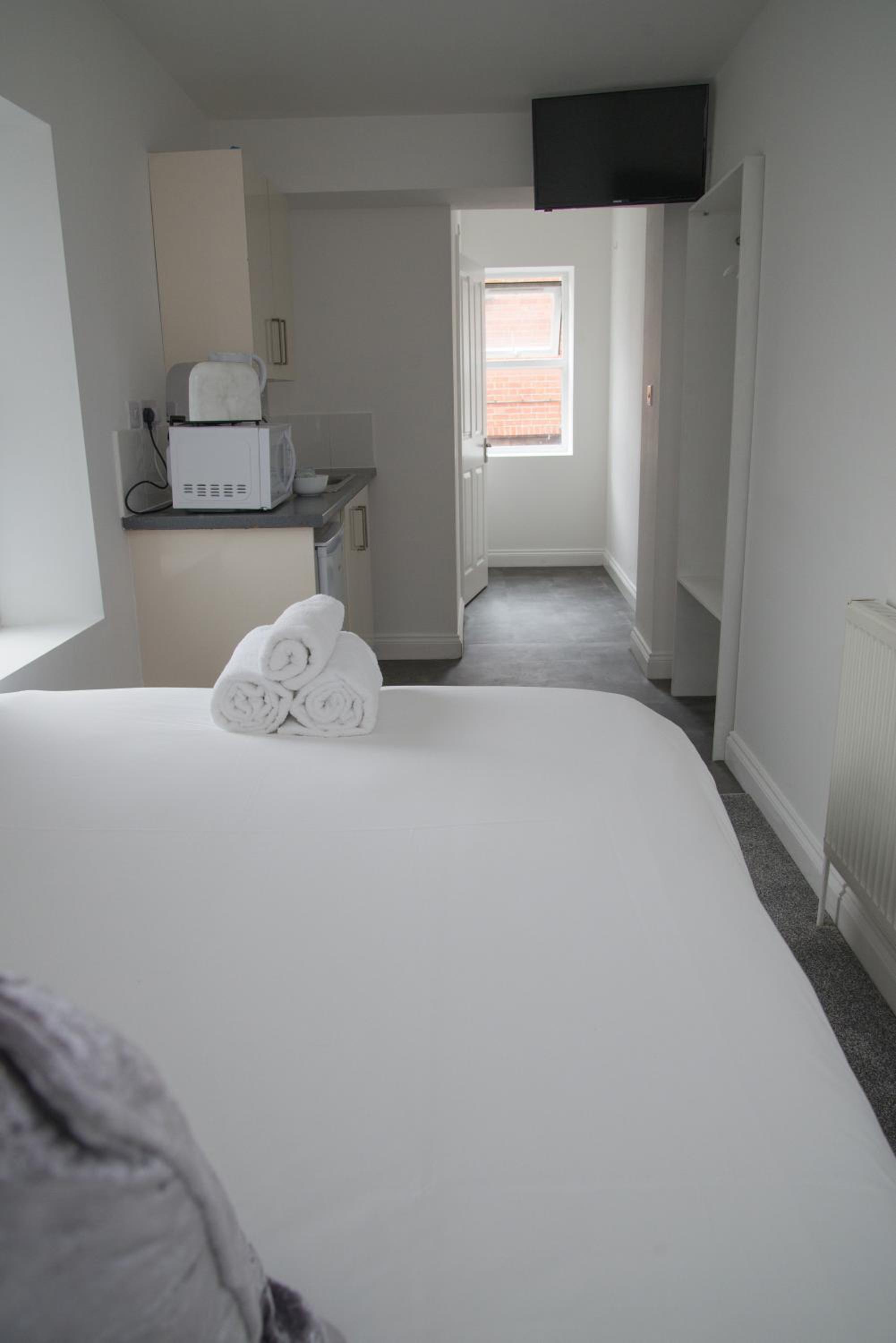Small Double Room - Photo 8