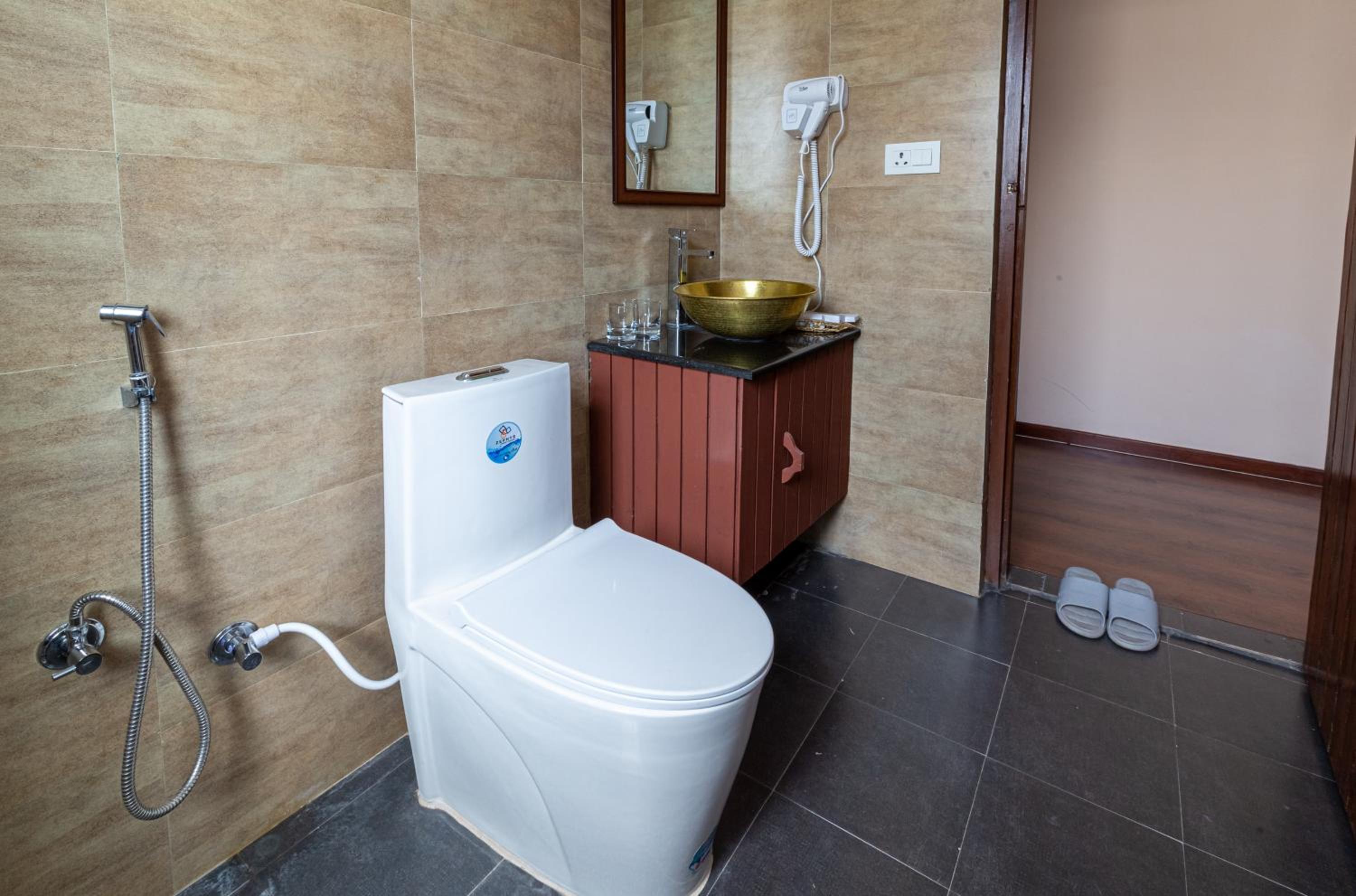 Deluxe Twin Room - 20% off on Food & Beverage, Early check-in & Late check-out by 2 hours photo 2