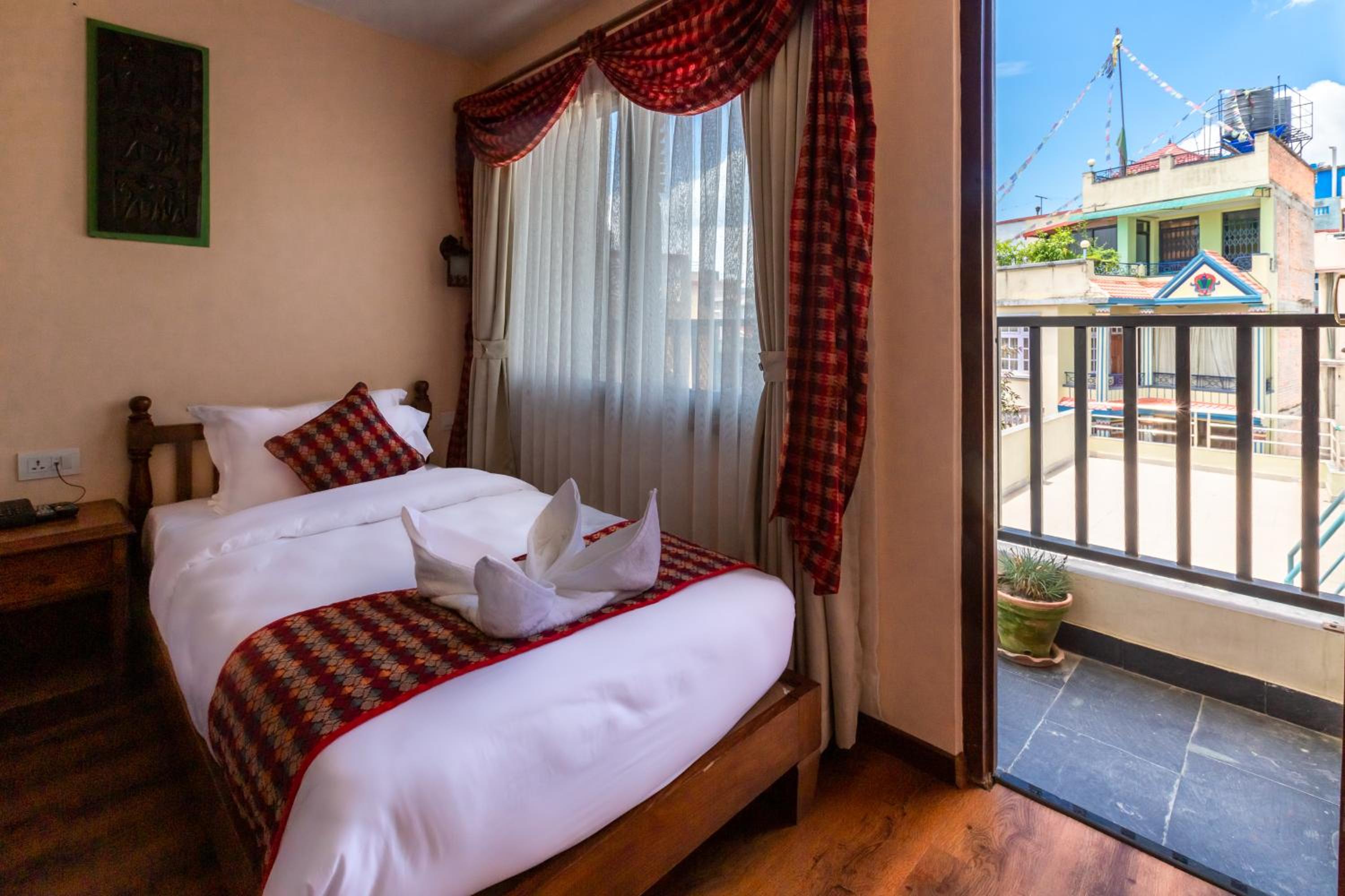 Deluxe Single Room - 20% off on Food & Beverage, Early check-in & Late check-out by 2 hours photo 1