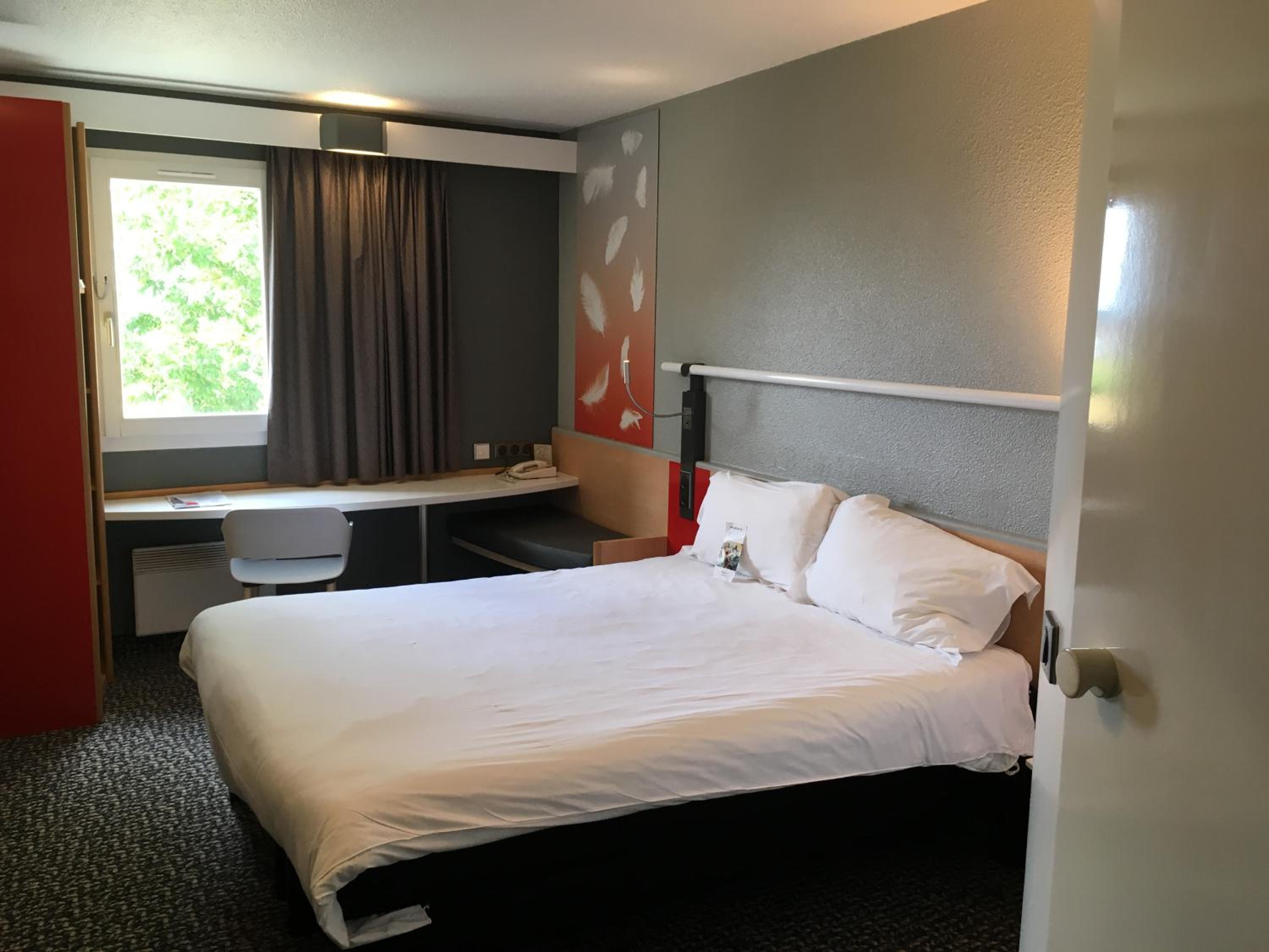 Standard Double Room - Photo 3