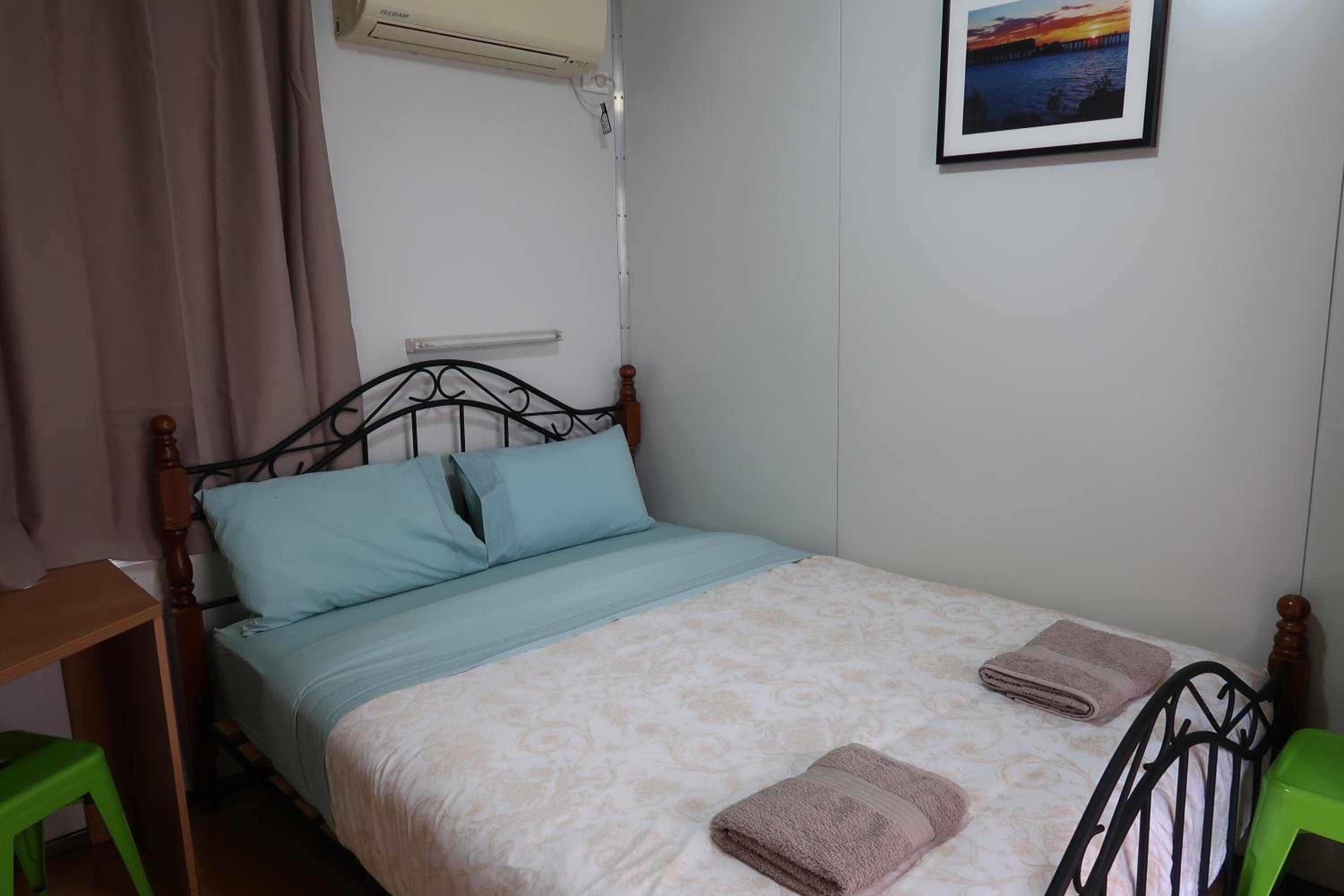 Queen Room photo 1