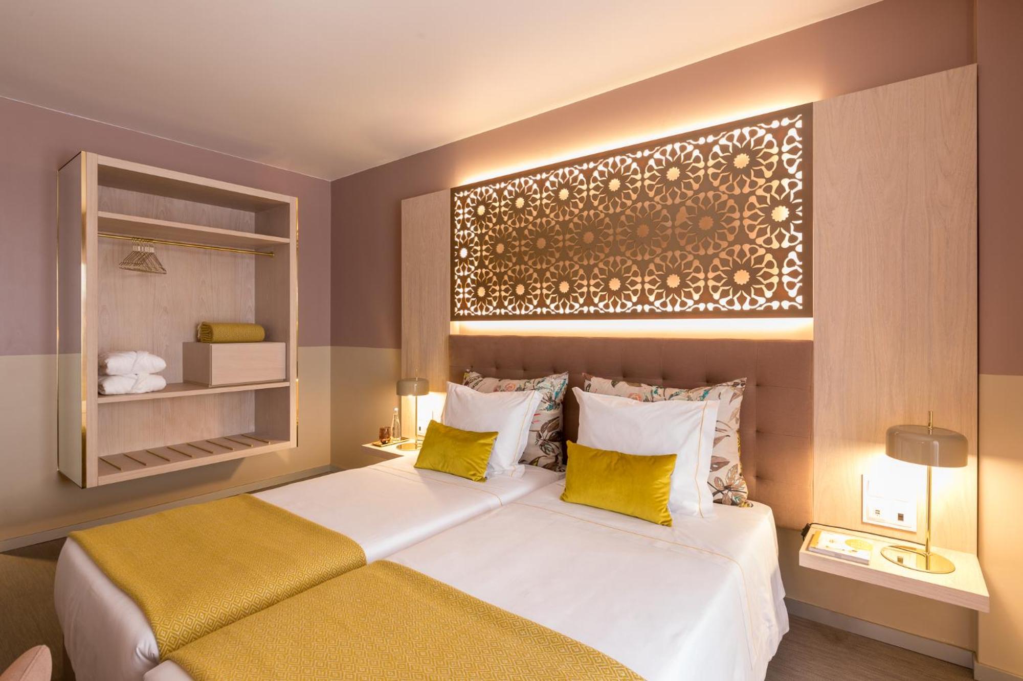 Deluxe Twin Room - Photo 2