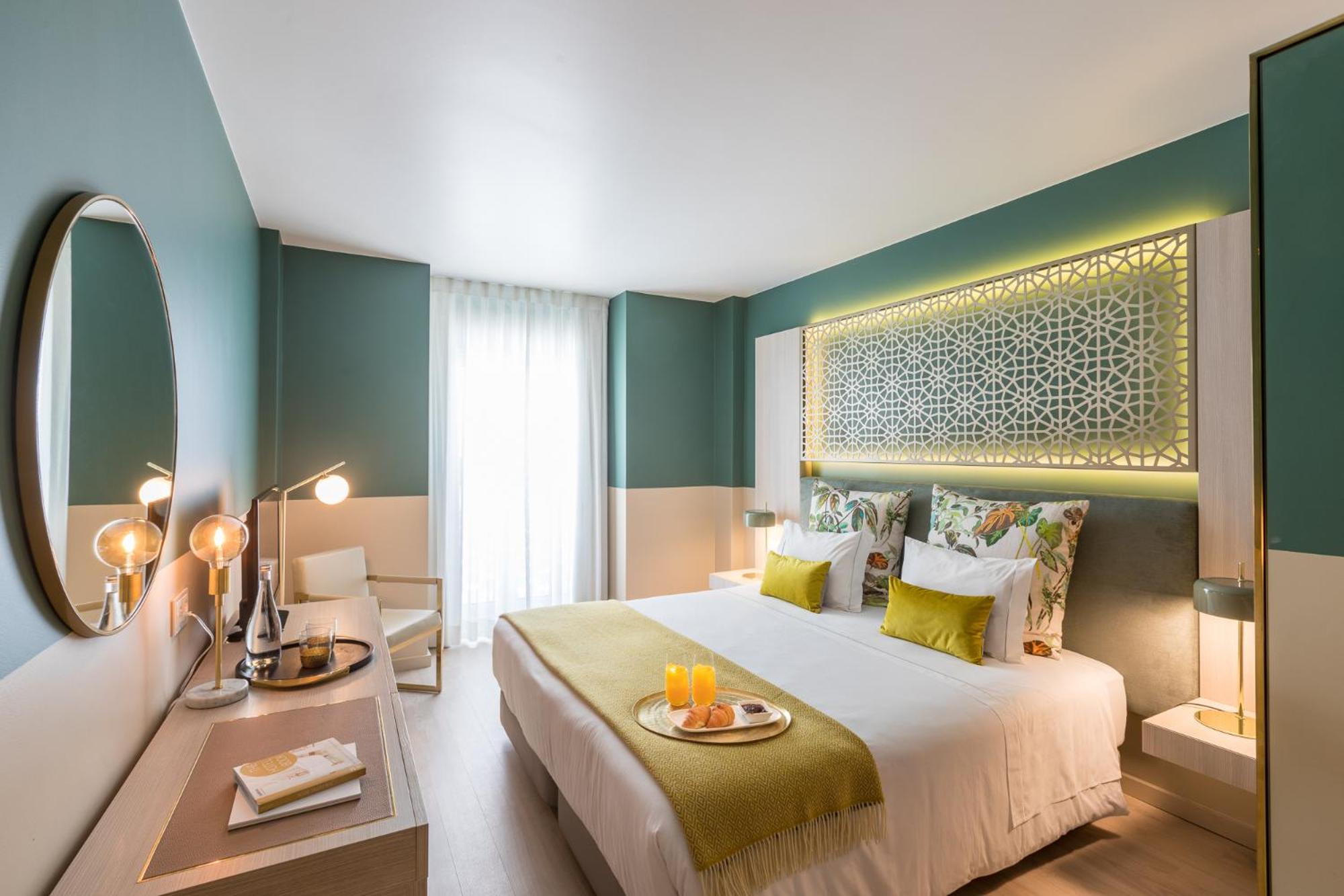 Deluxe Double Room with Sanctuary view - Photo 1