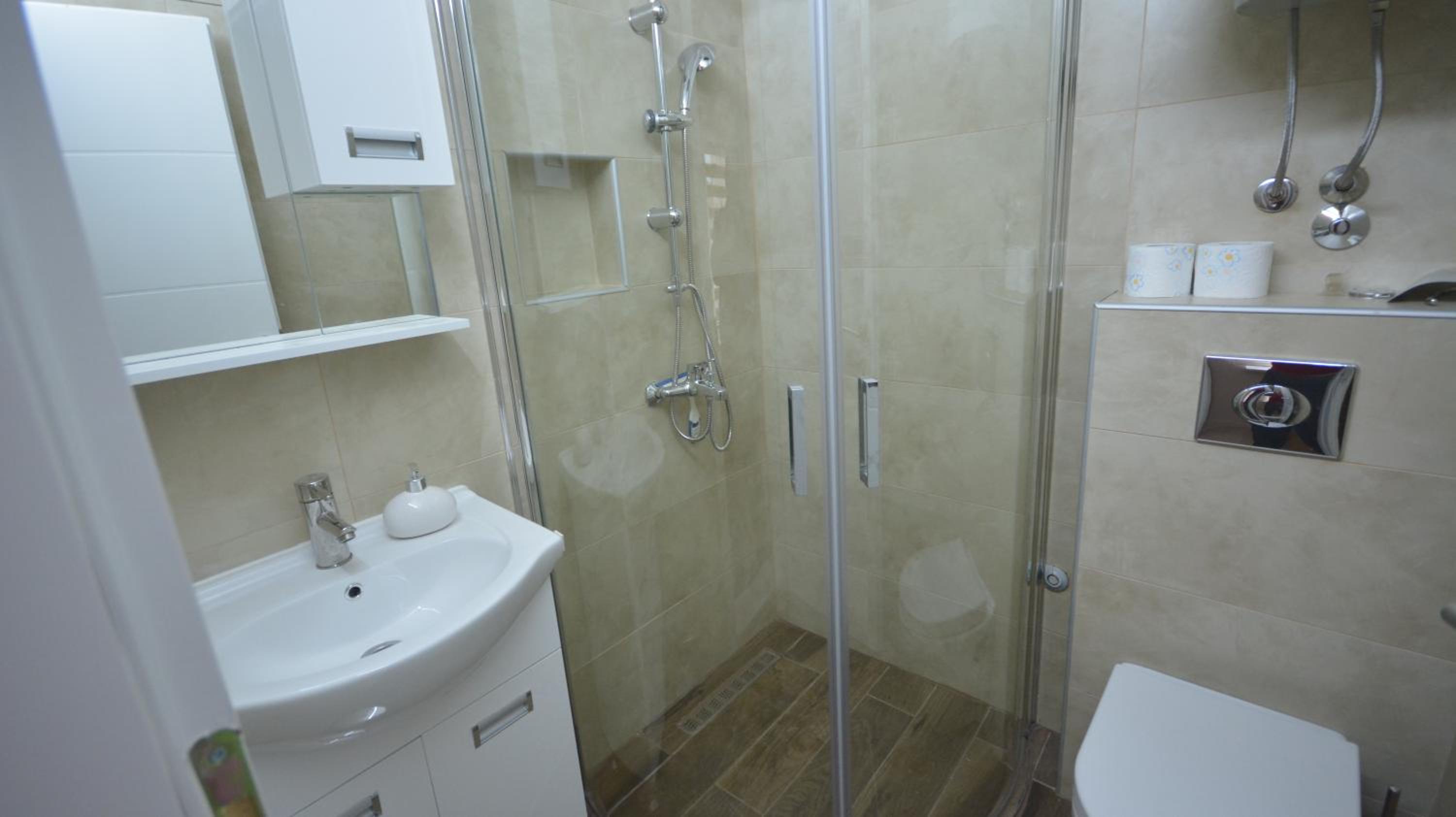 Apartment - Ground Floor photo 3