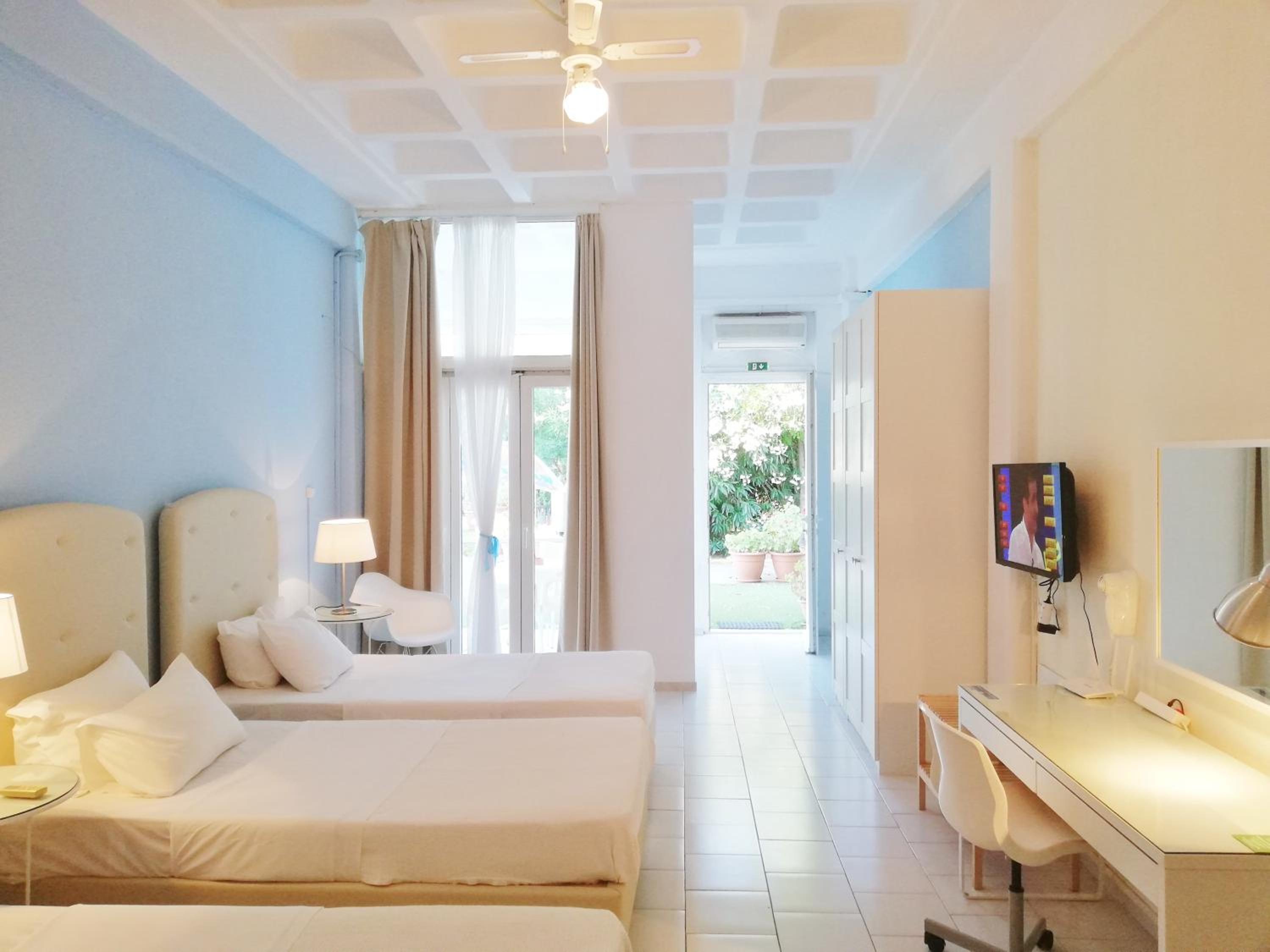 Triple bed Studio with Side Sea View - Photo 1