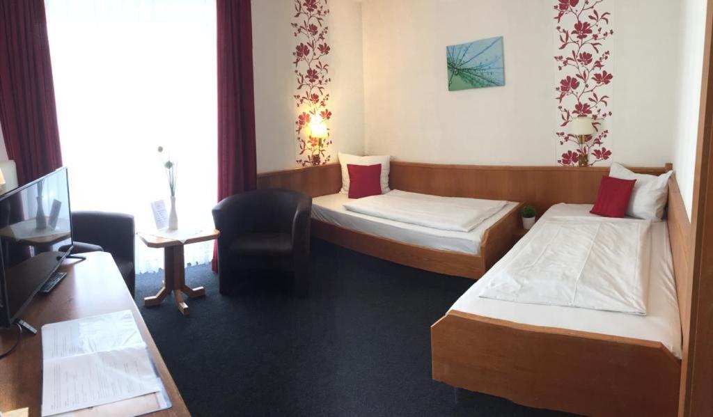 Double Room with Balcony - Photo 1