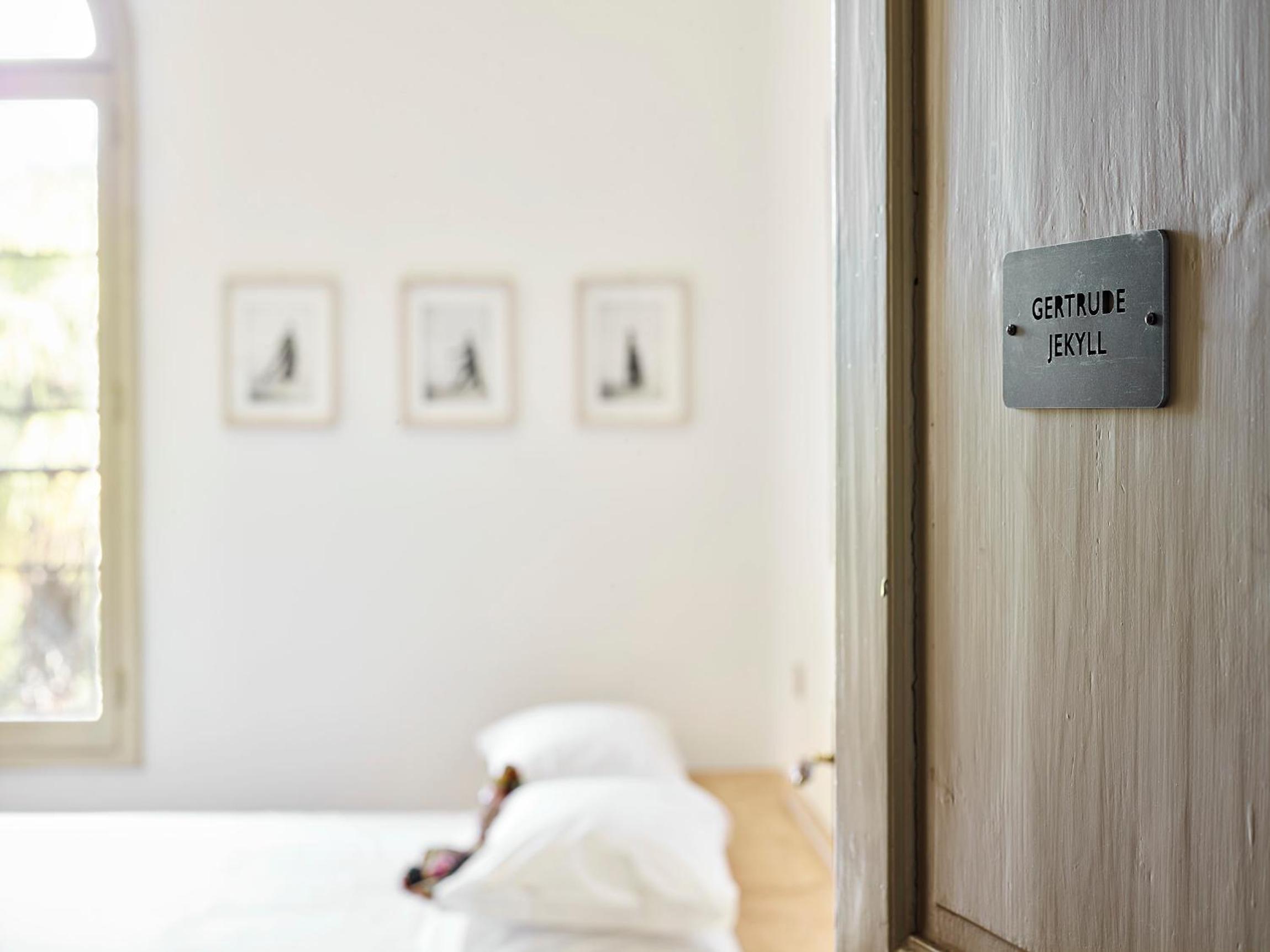 Deluxe Room - Photo 4