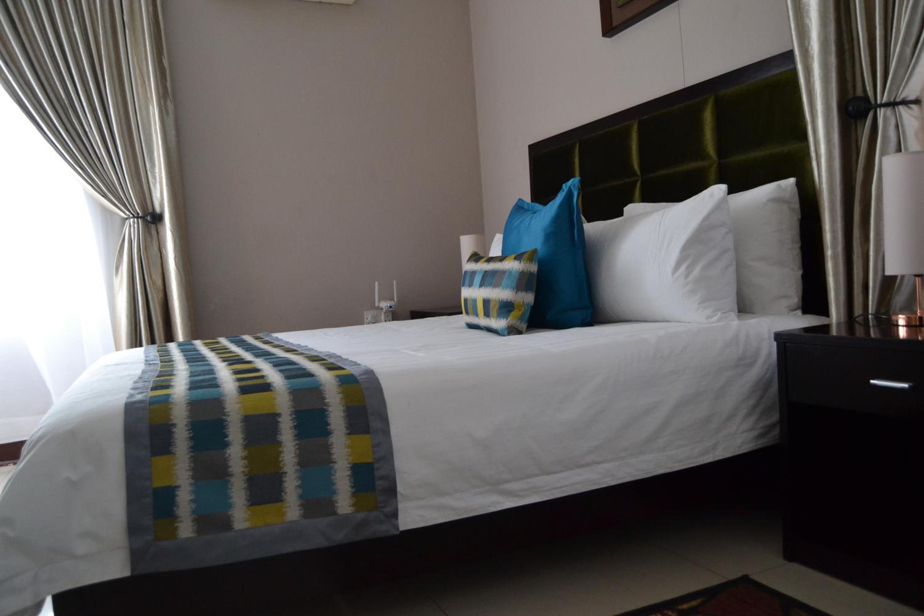 Deluxe Double Room with Bath photo 3