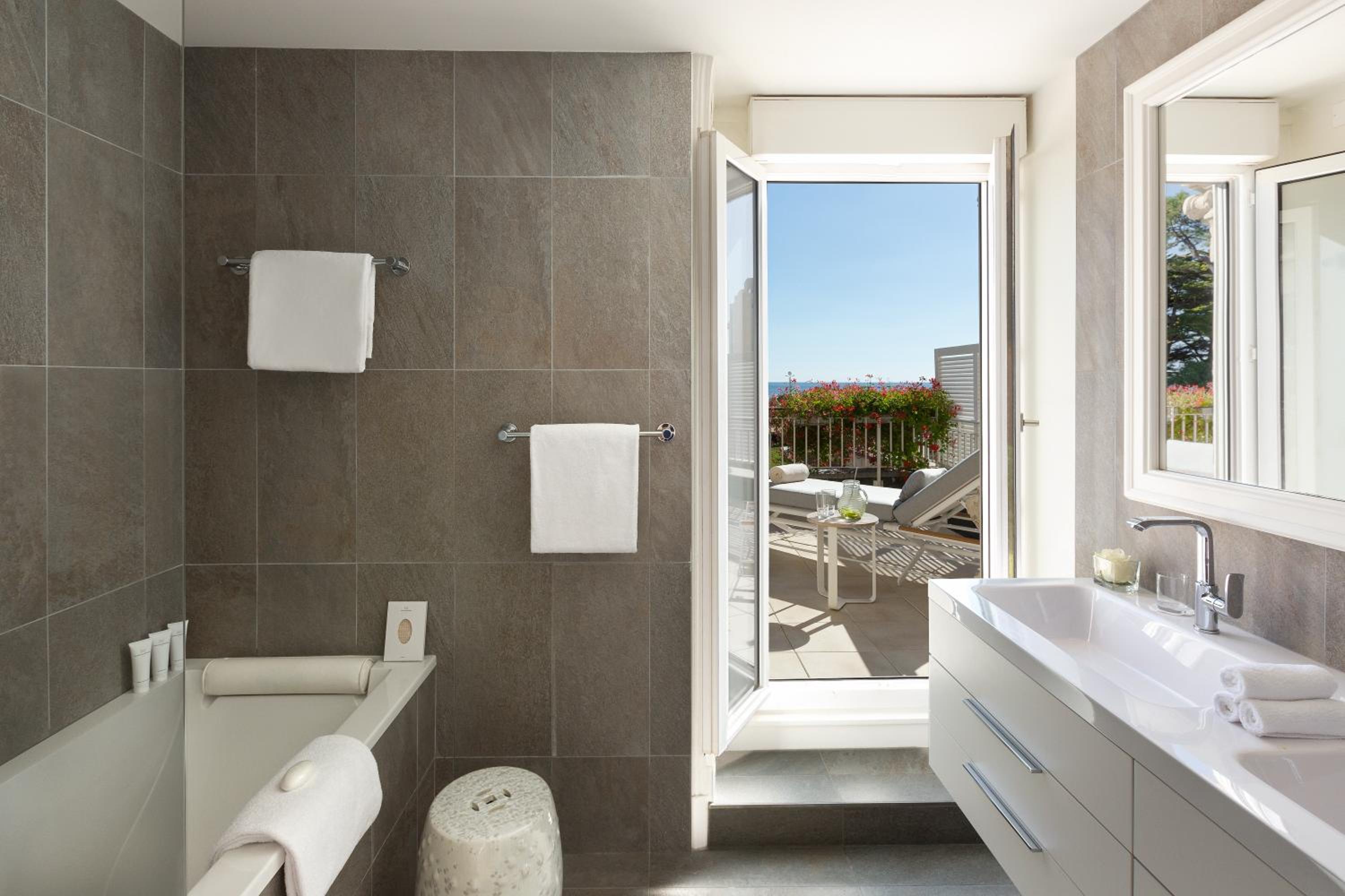 Suite Junior Prestige – Vue sur Mer photo