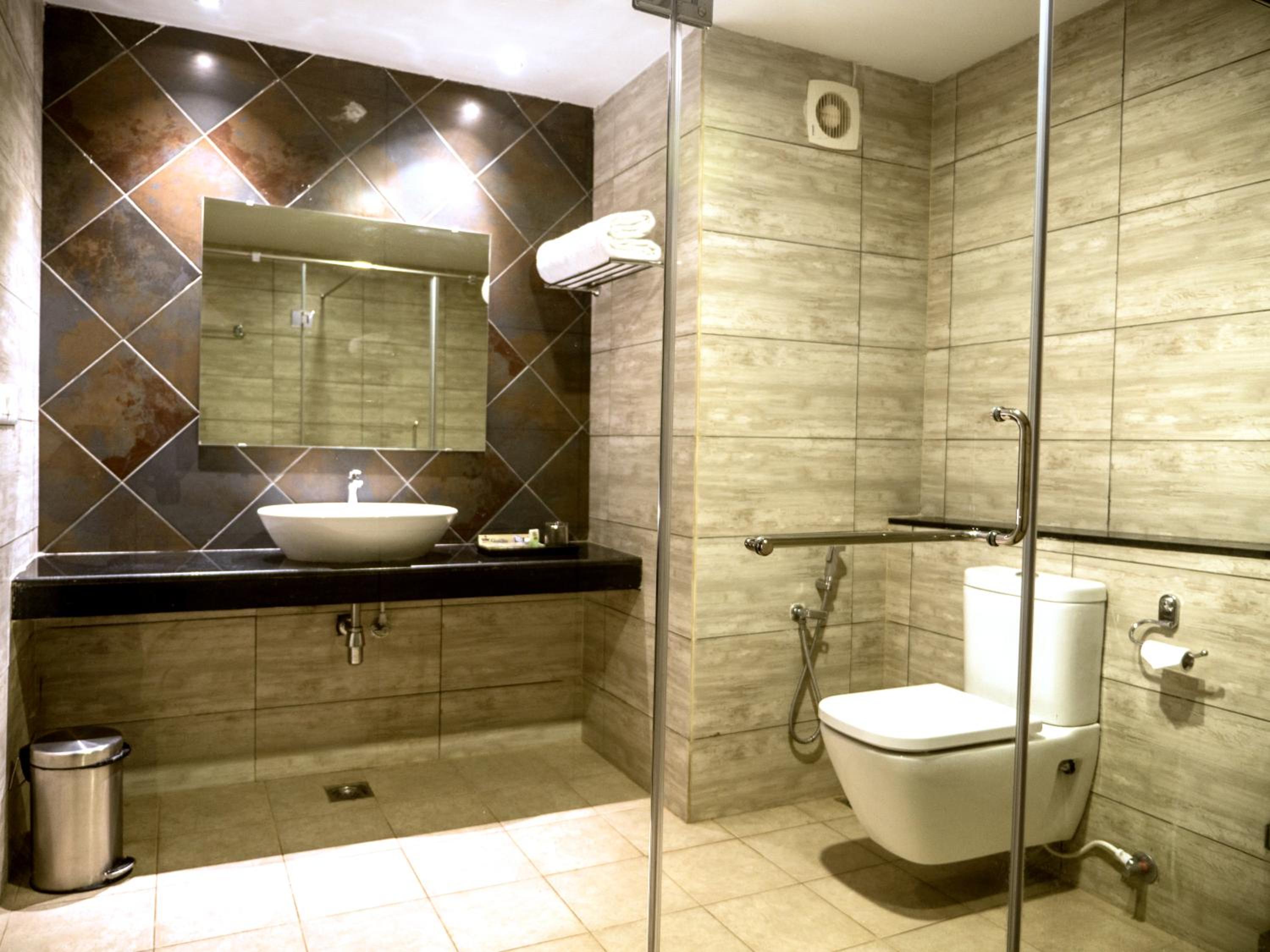 Deluxe Room - Photo 13