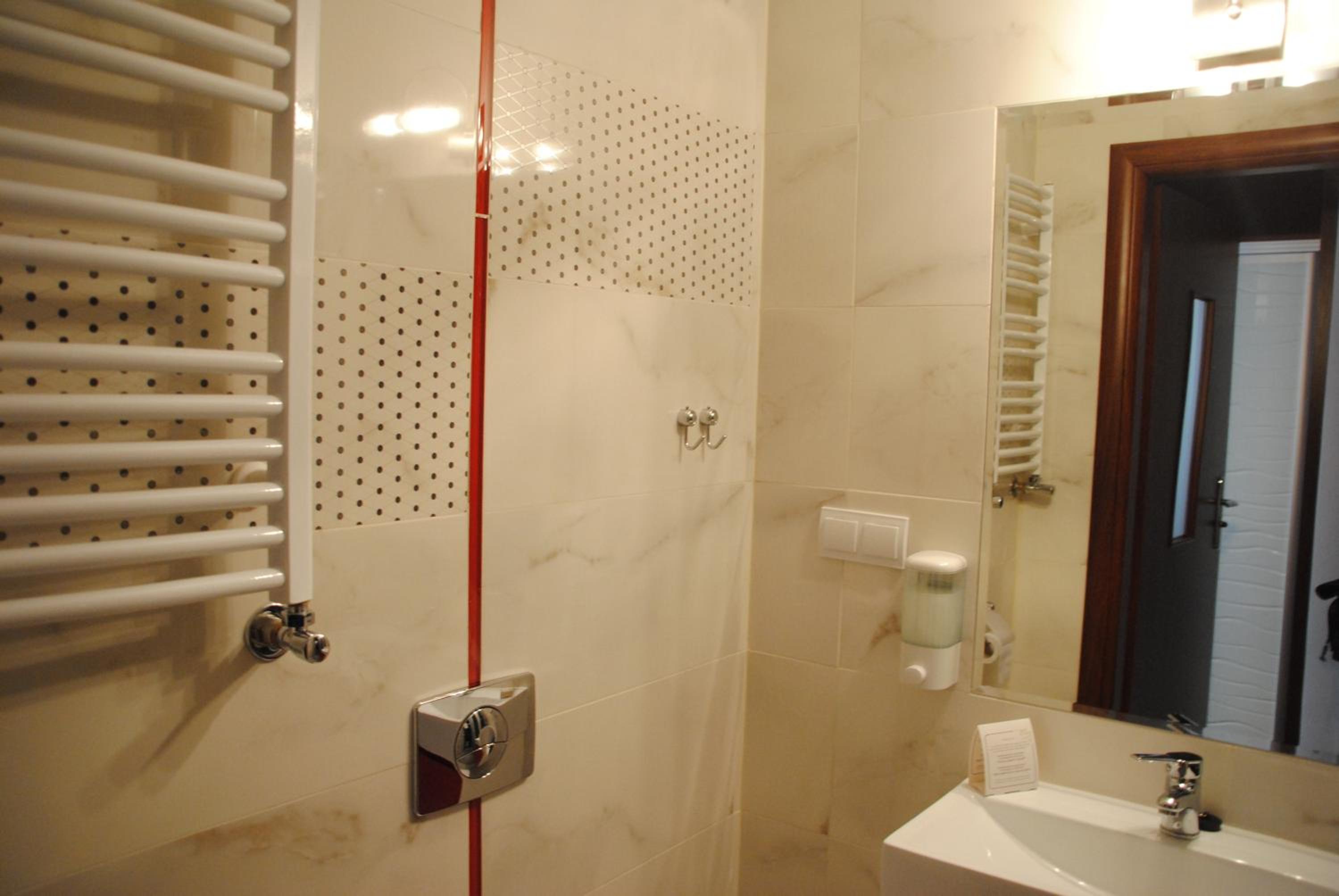 Triple Room with Kitchenette - Photo 8