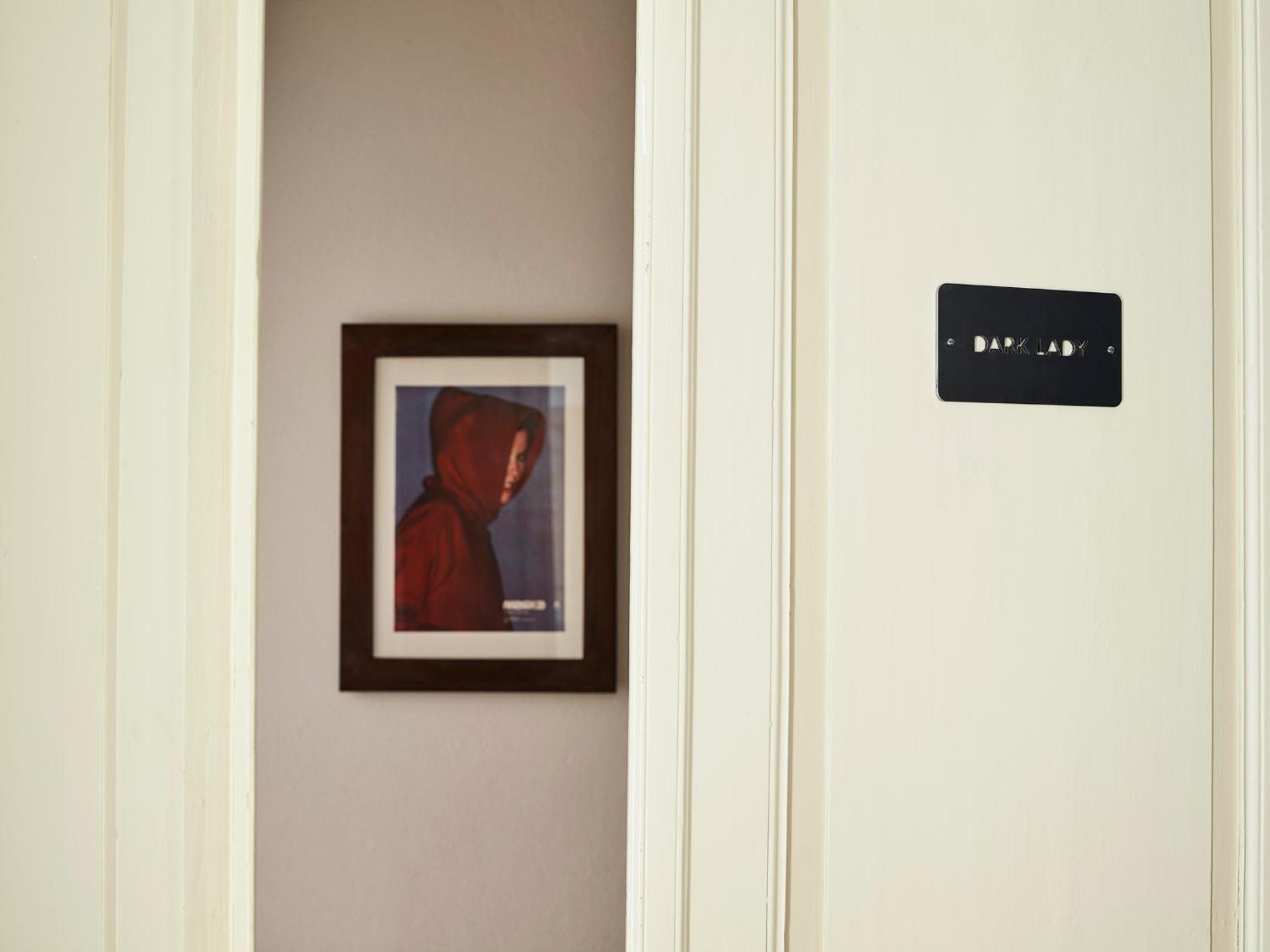 Deluxe Junior Suite - Photo 32