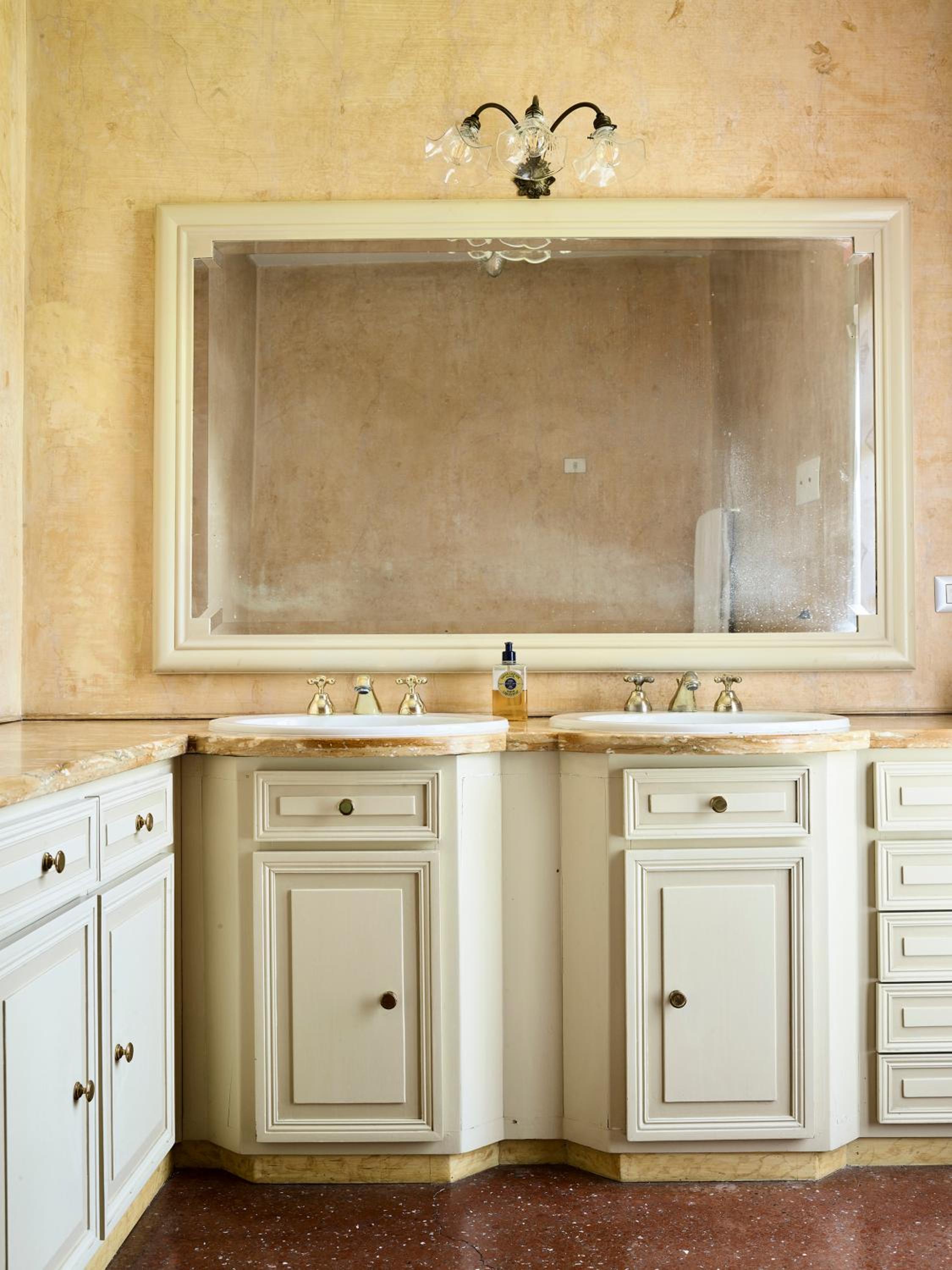 Deluxe Junior Suite - Photo 28