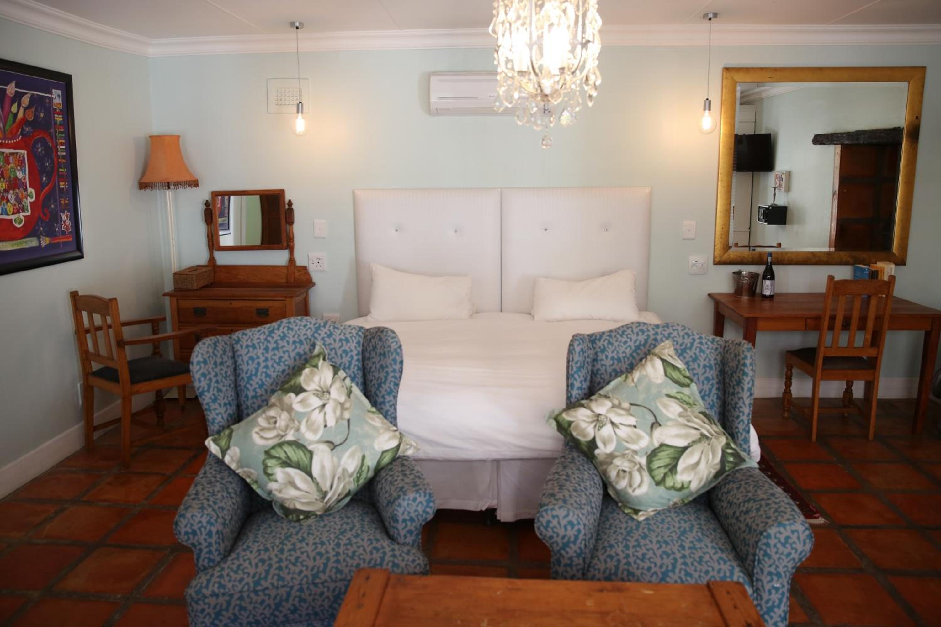 Twin/Double Room photo 3