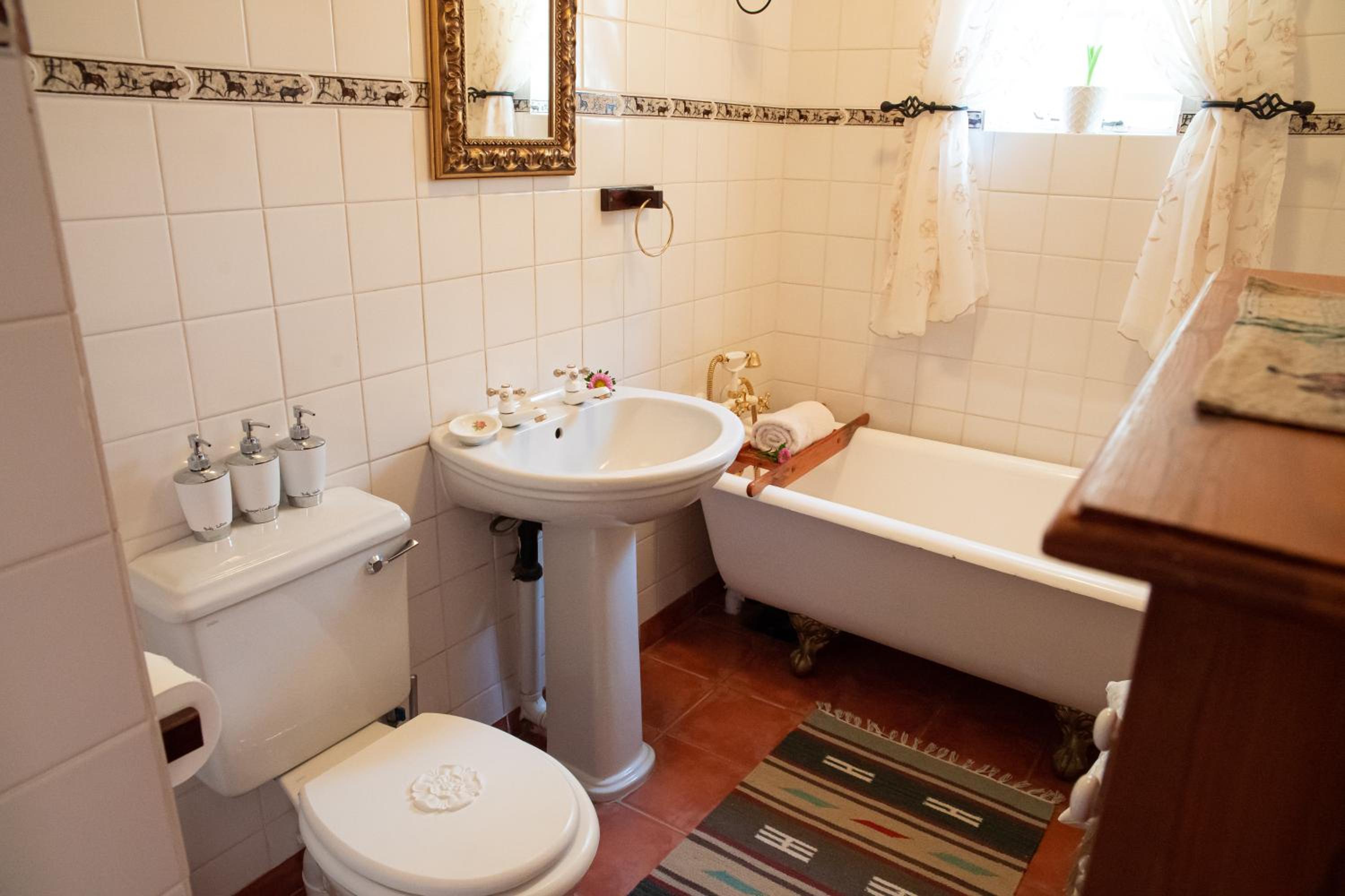 Queen Room - Photo 2