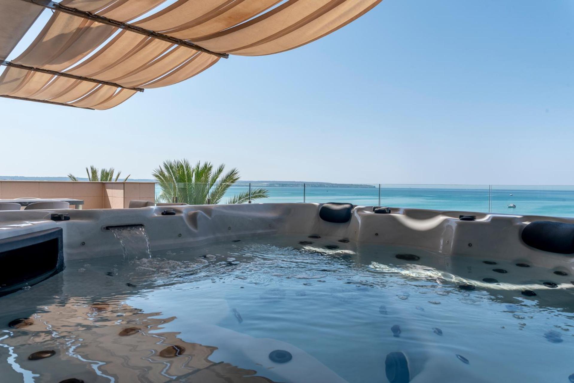 Two-Bedroom Apartment with Terrace with Sea View photo 2