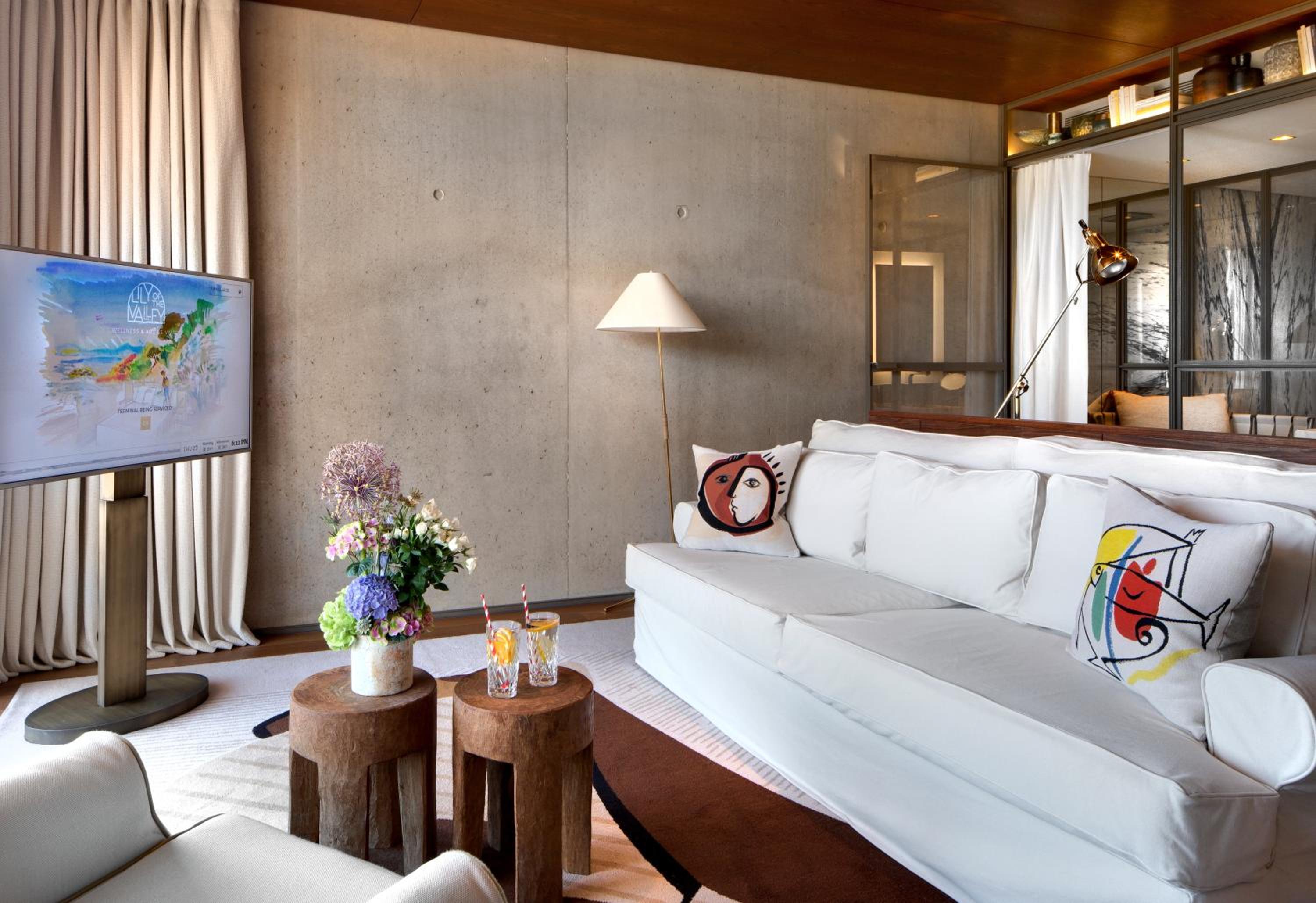 Suite with Mountain View - Photo 4