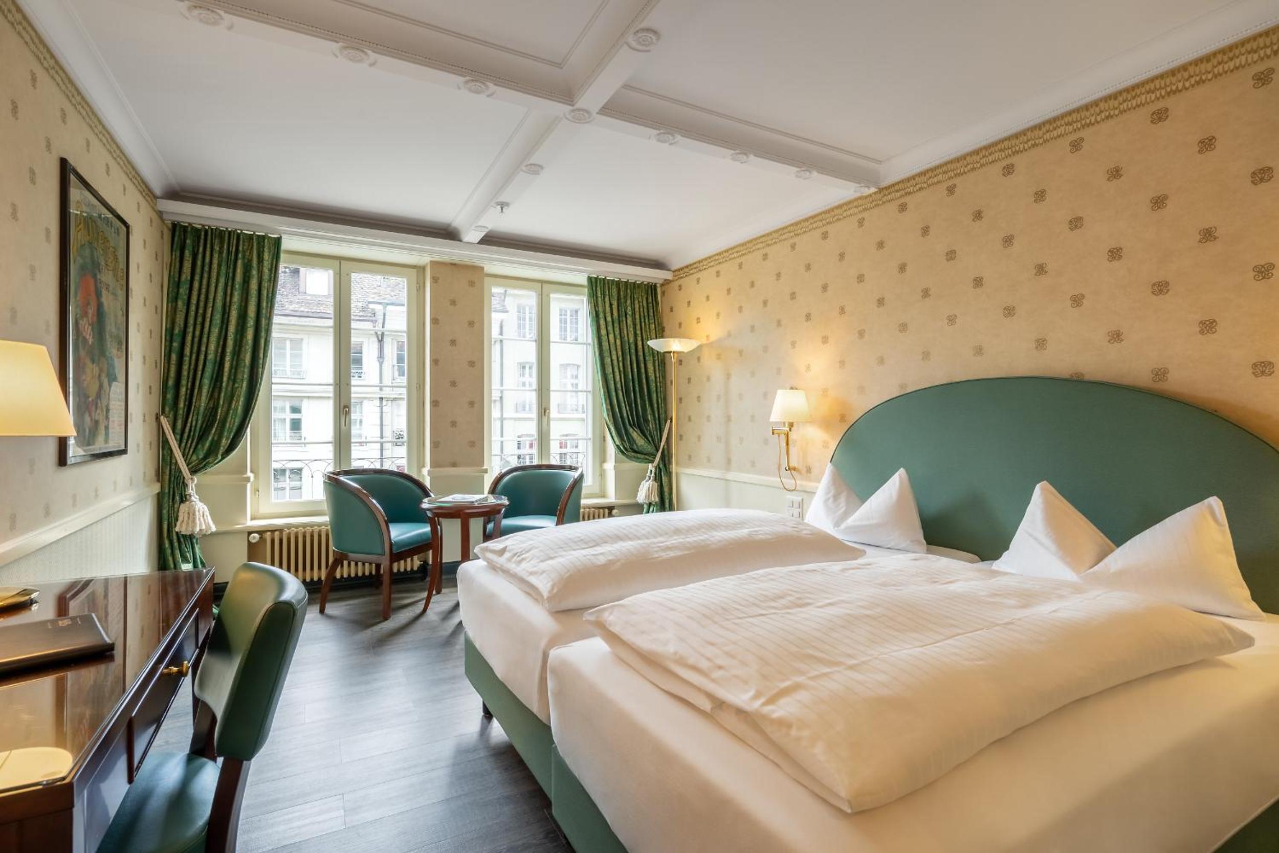 Double Room with Bath - Photo 8