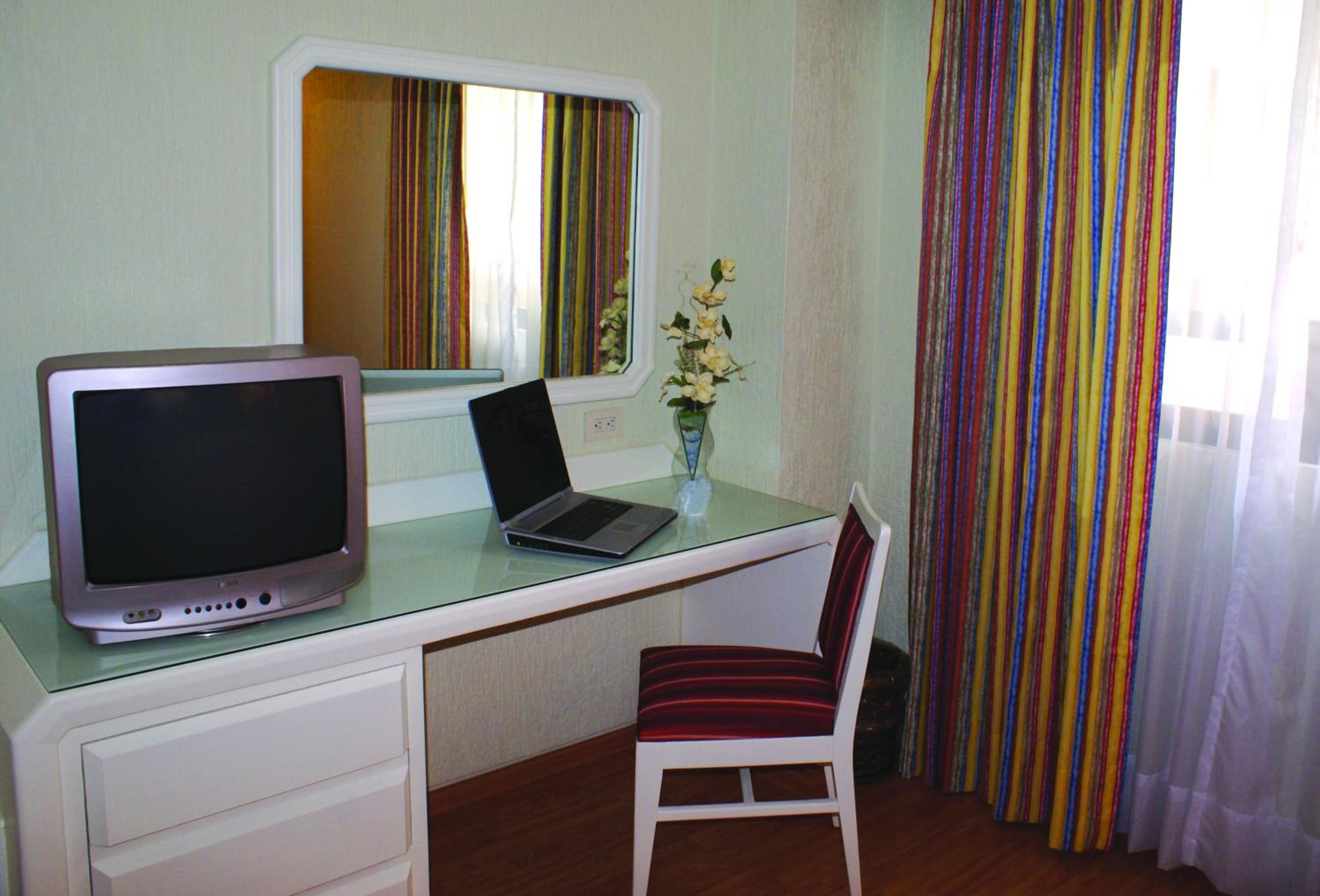 Twin Room - Photo 2
