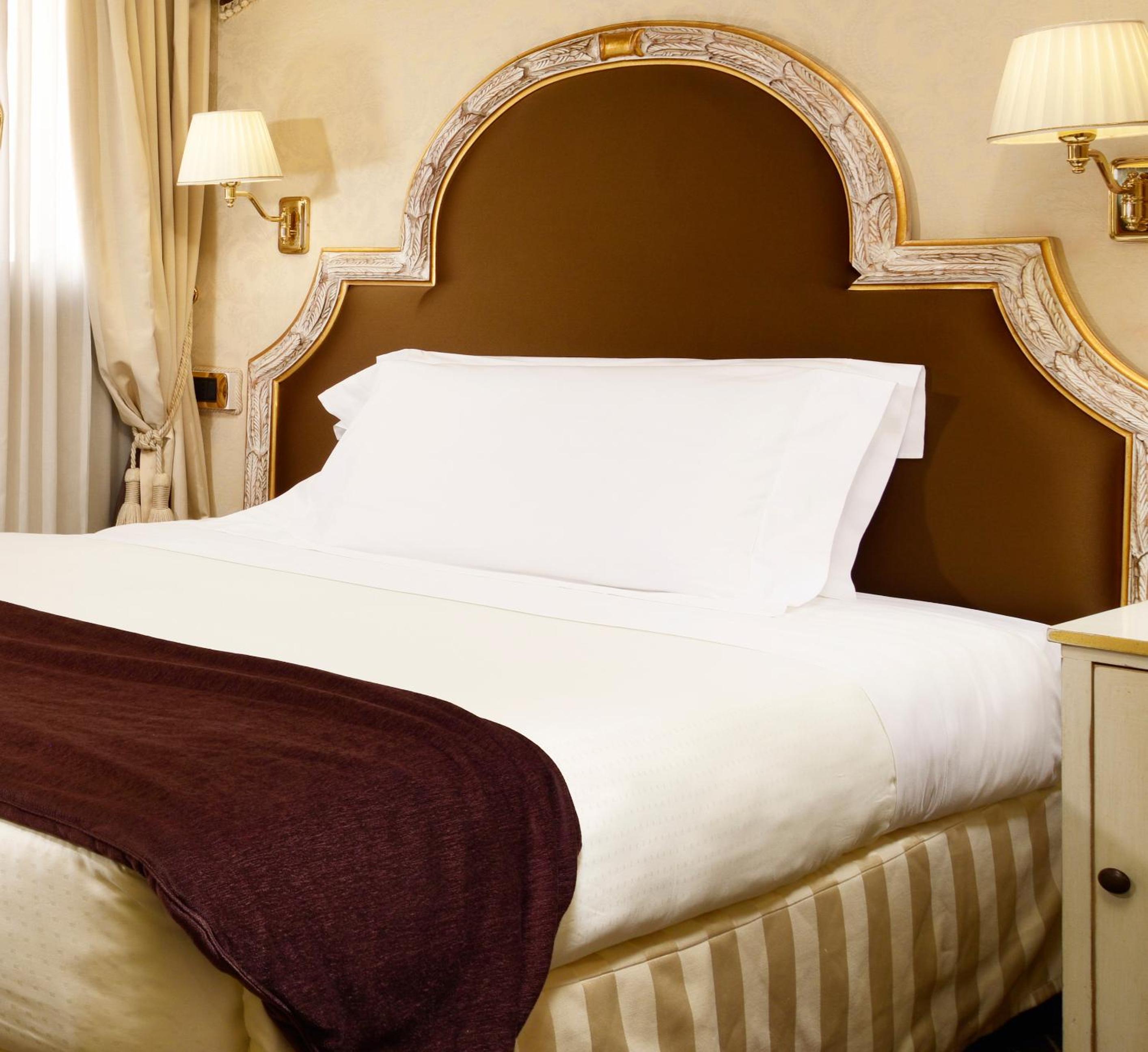 Superior Single Room with French Bed photo 3