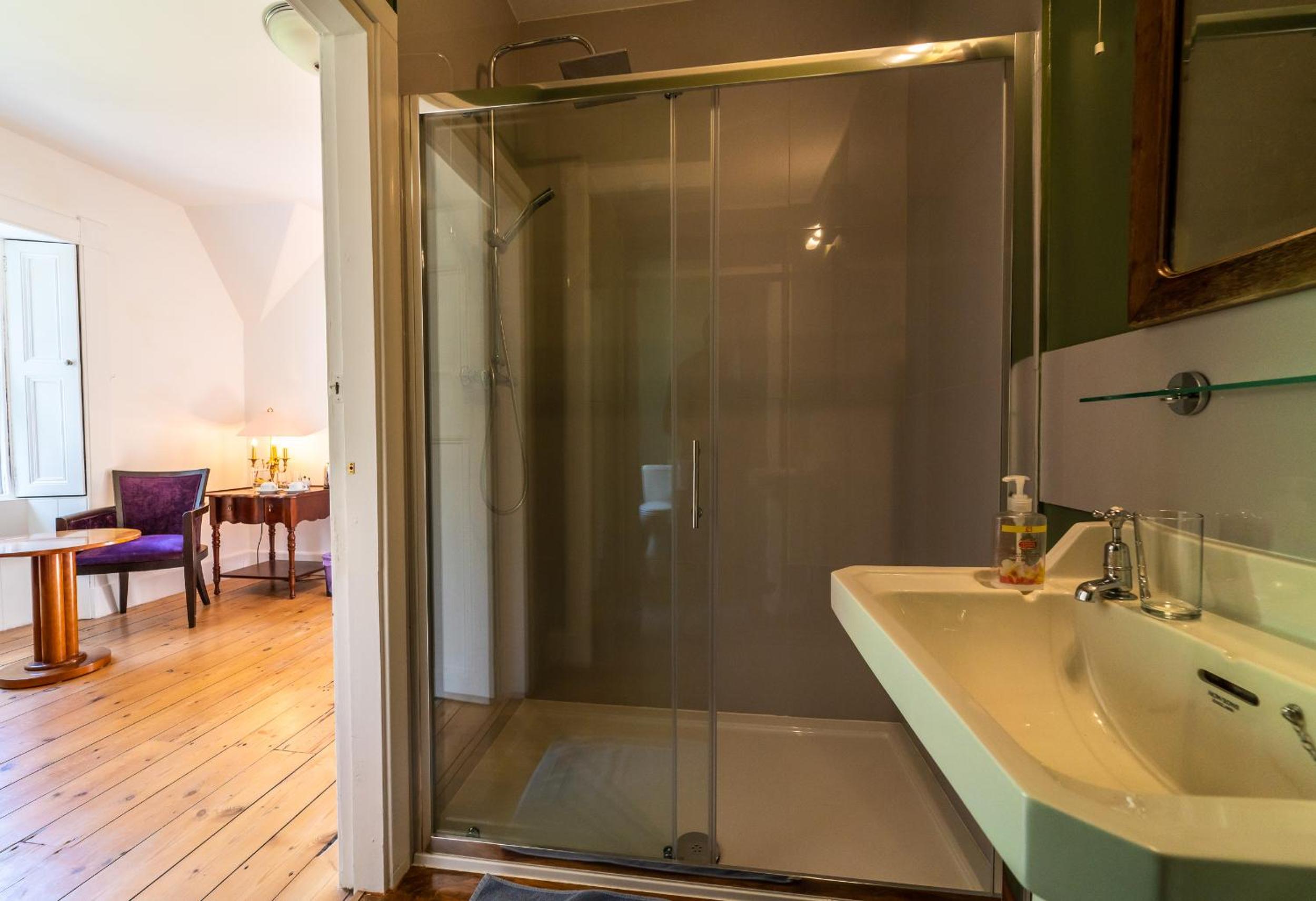 Double Room with Private Bathroom photo 2