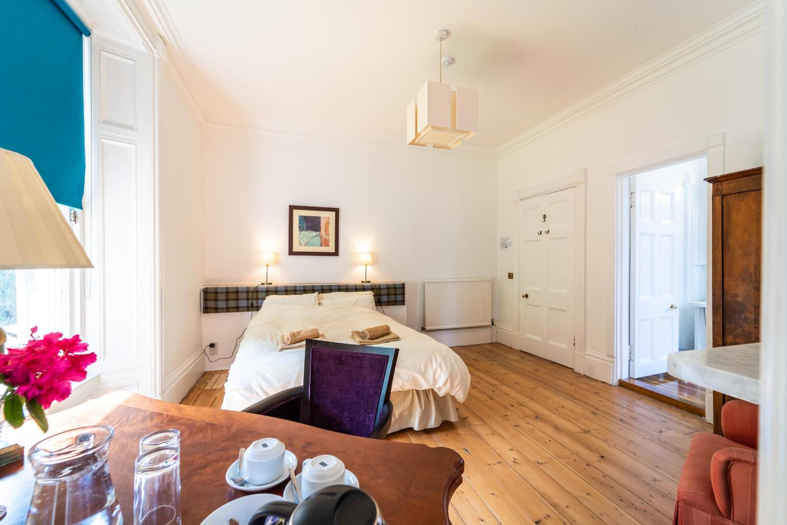Double Room with Private Bathroom photo 3