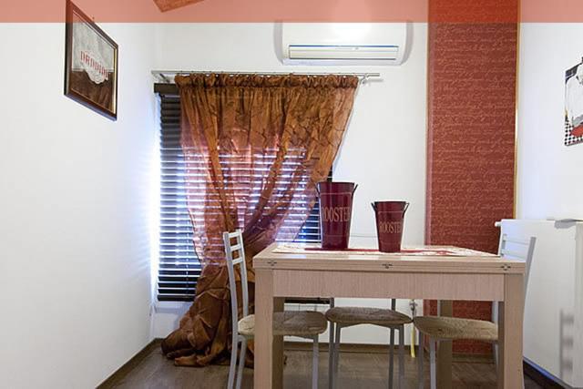 One-Bedroom Apartment (5 Adults) - Photo 9