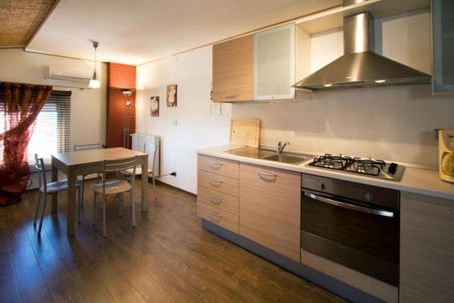 One-Bedroom Apartment (5 Adults) - Photo 5