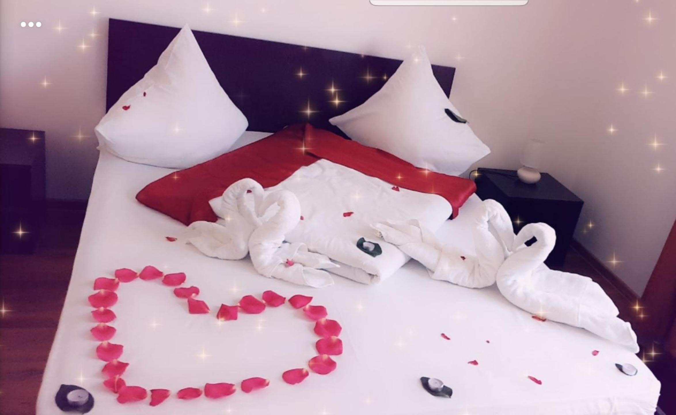 Deluxe Double Room with Shower - Photo 22