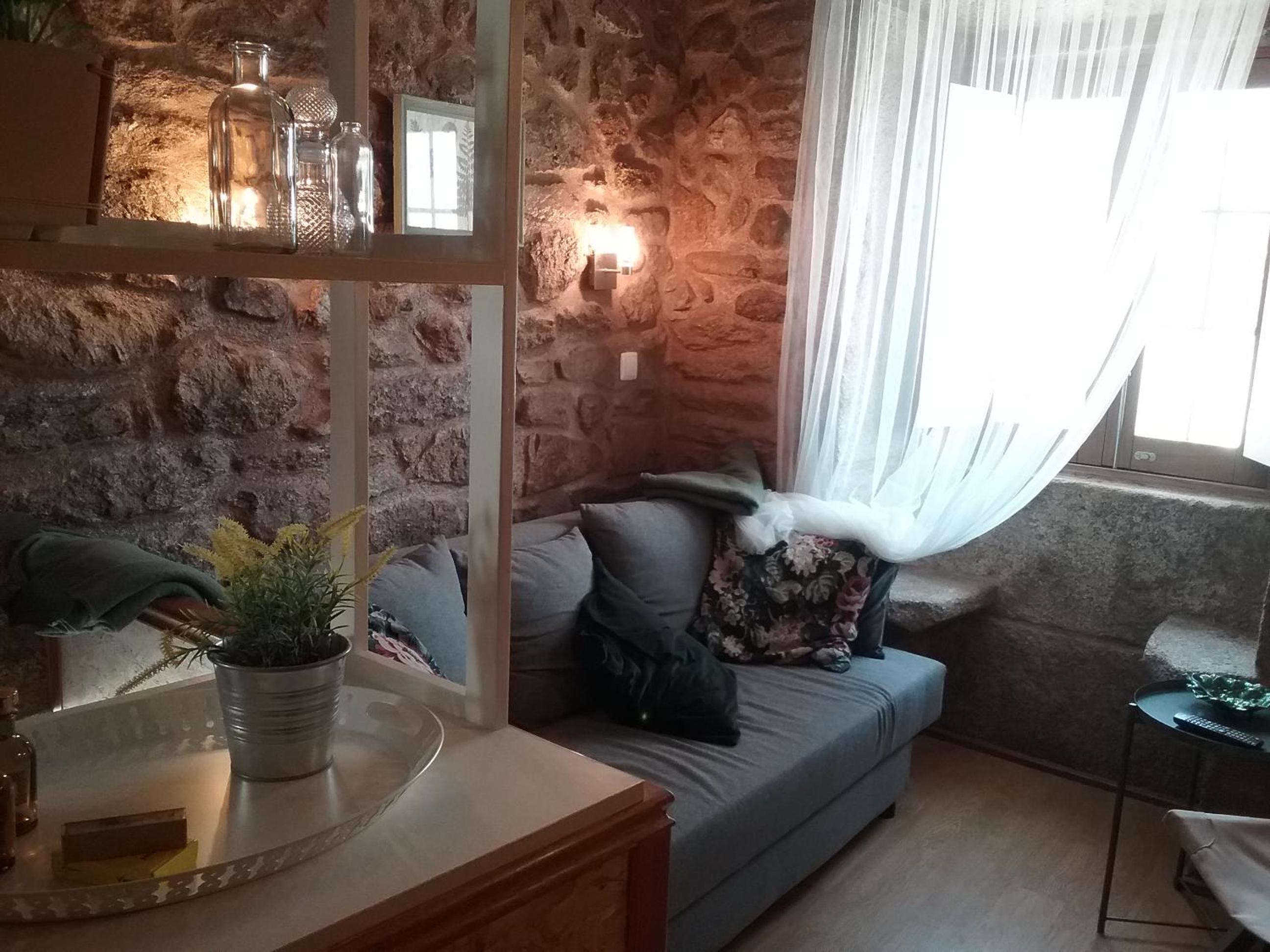 One-Bedroom House - Photo 27